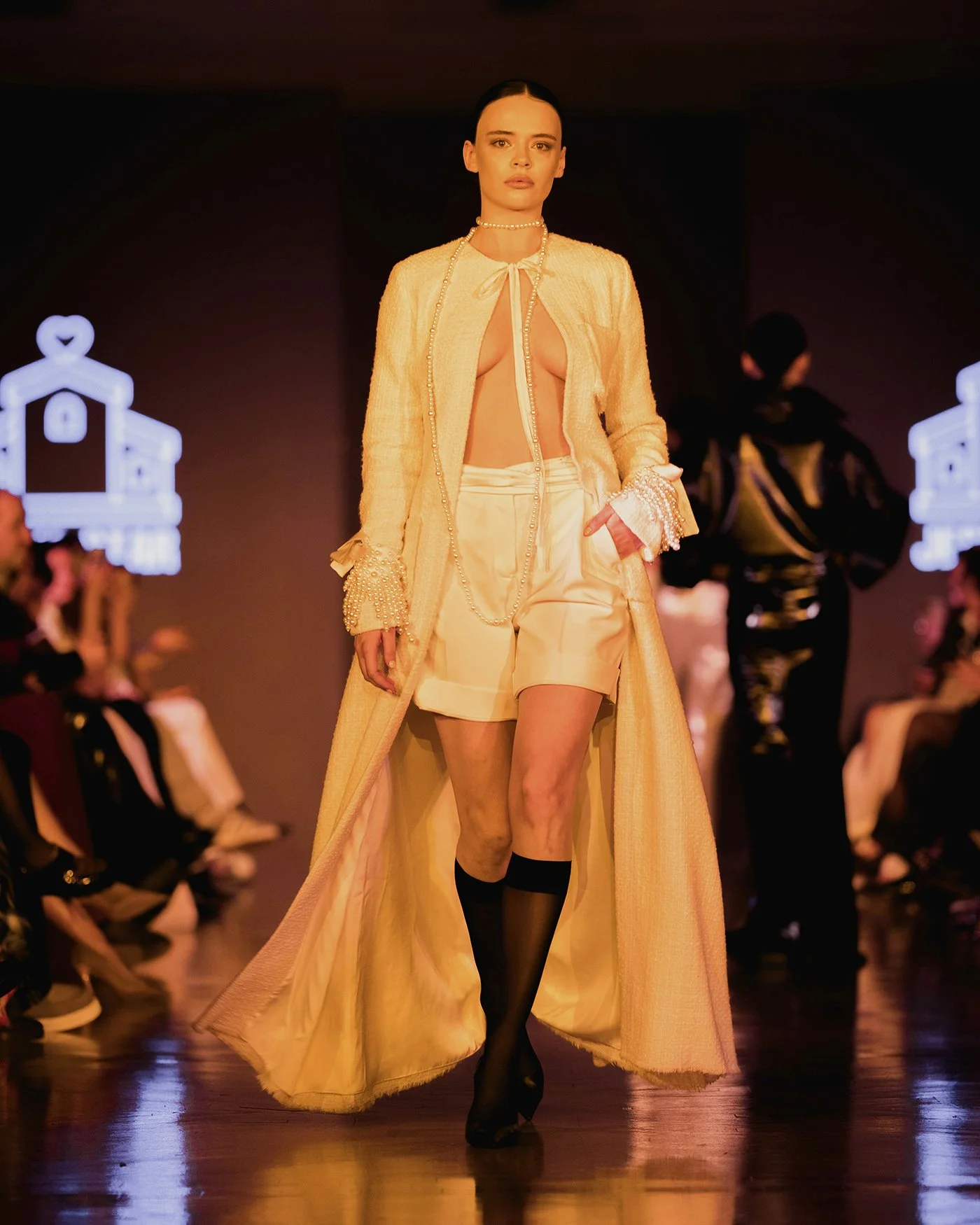 LOOK 23