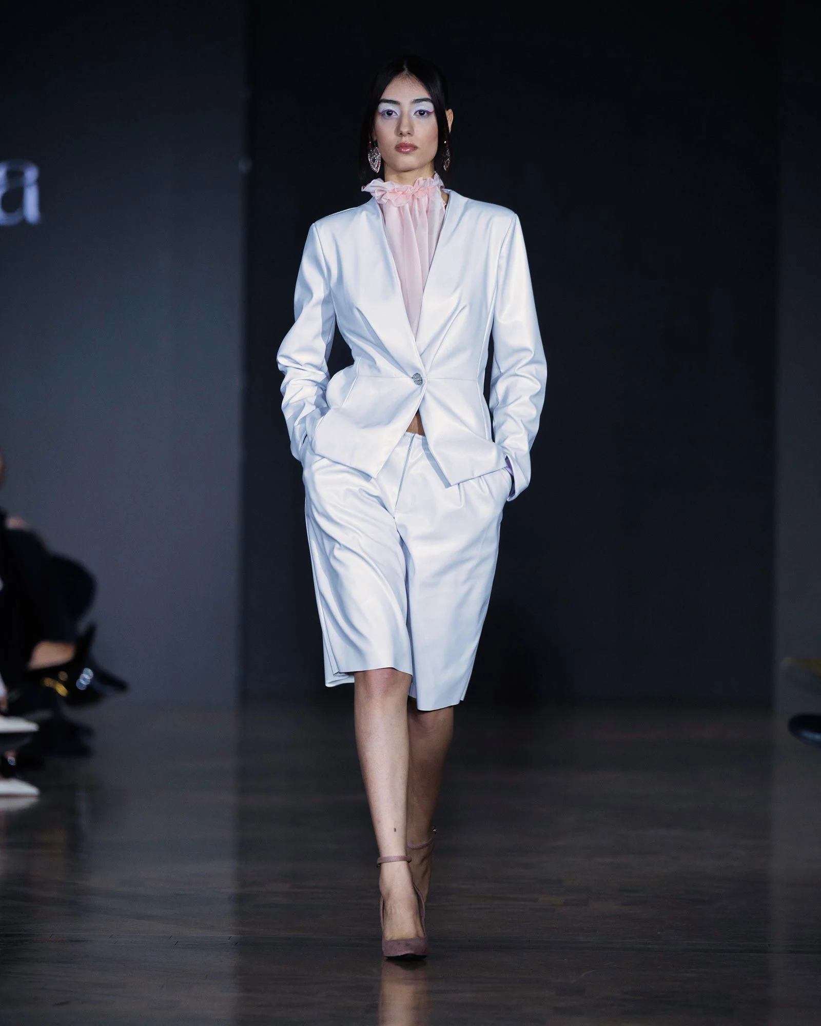 LOOK 25