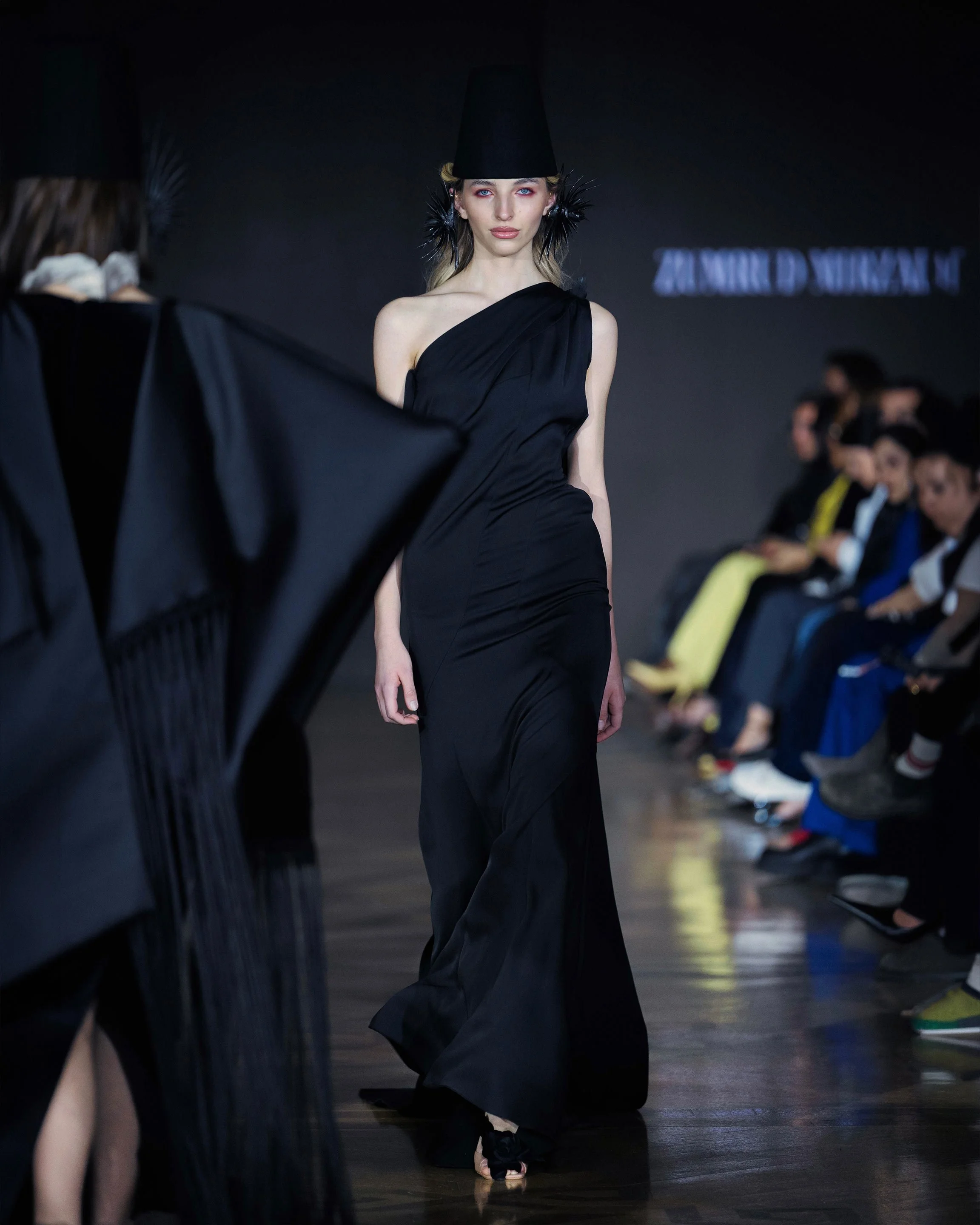 LOOK 12