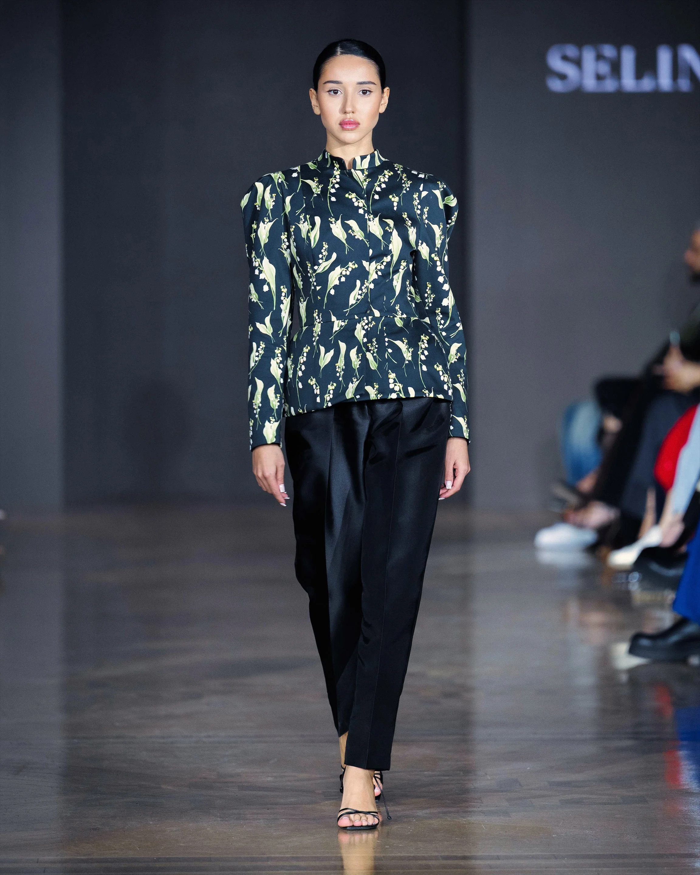 LOOK 17