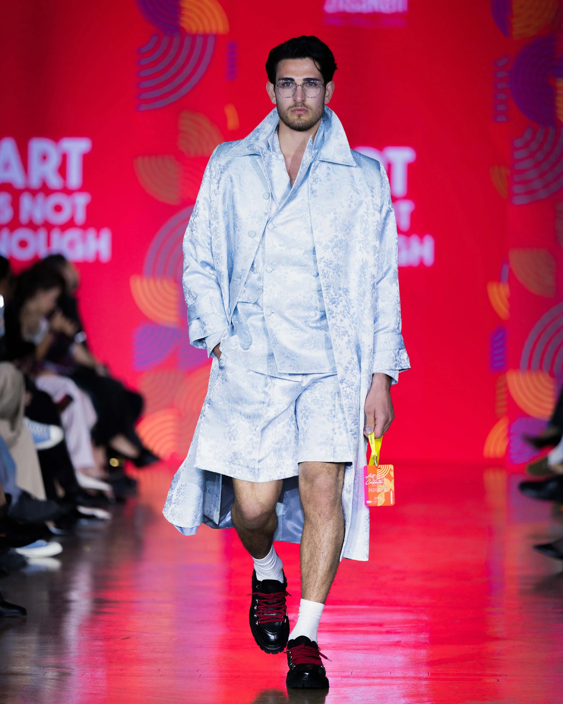 LOOK 22