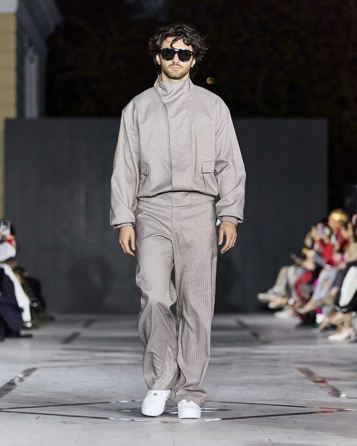 LOOK 12