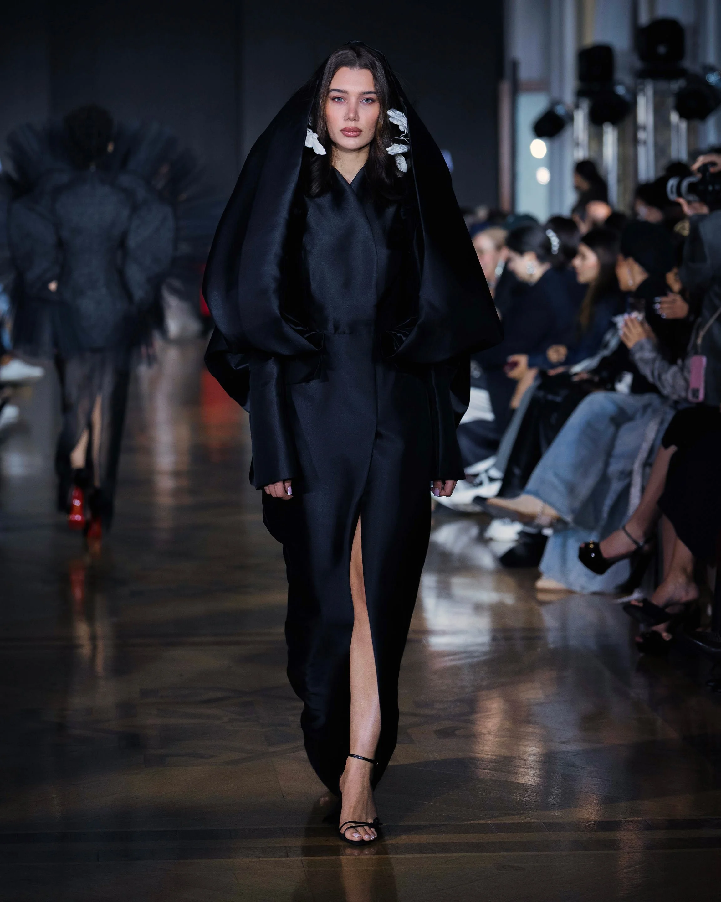 LOOK 24