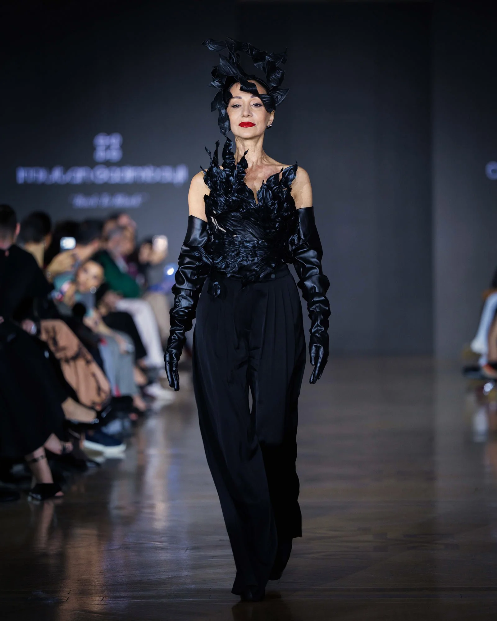 LOOK 29