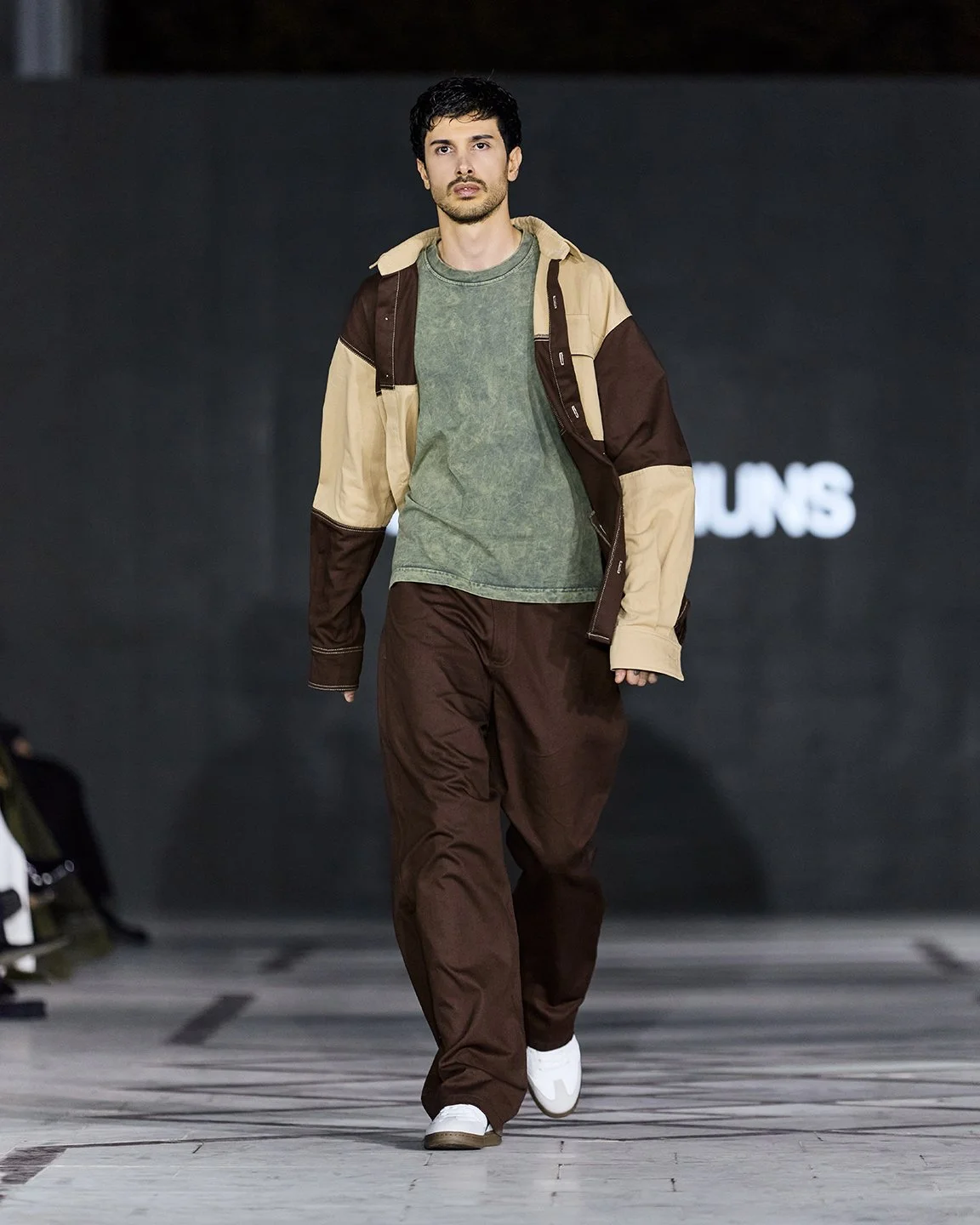 LOOK 10