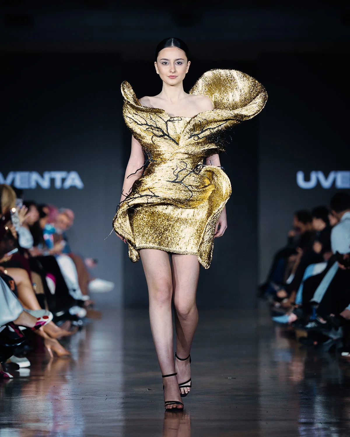 LOOK 22