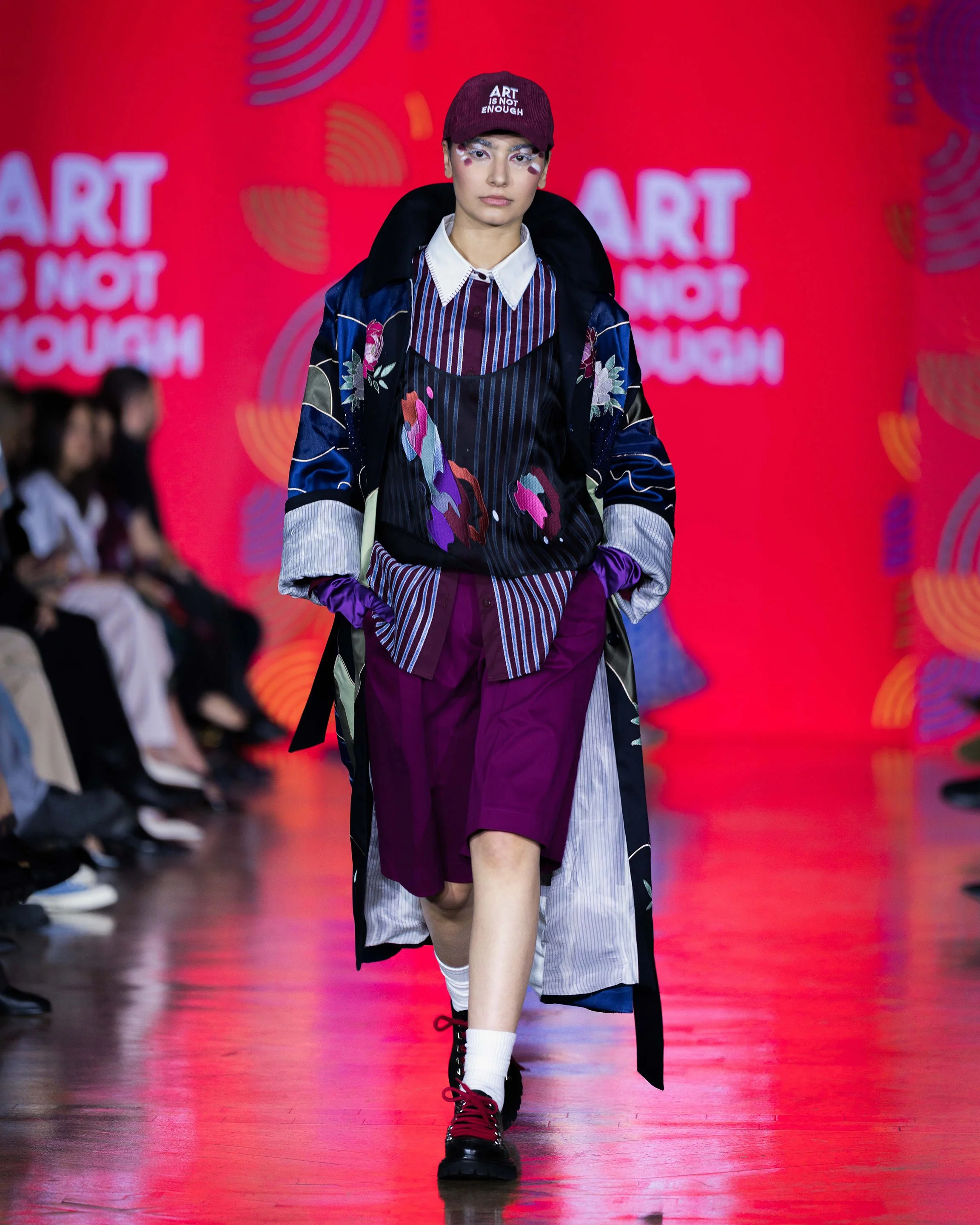 LOOK 19