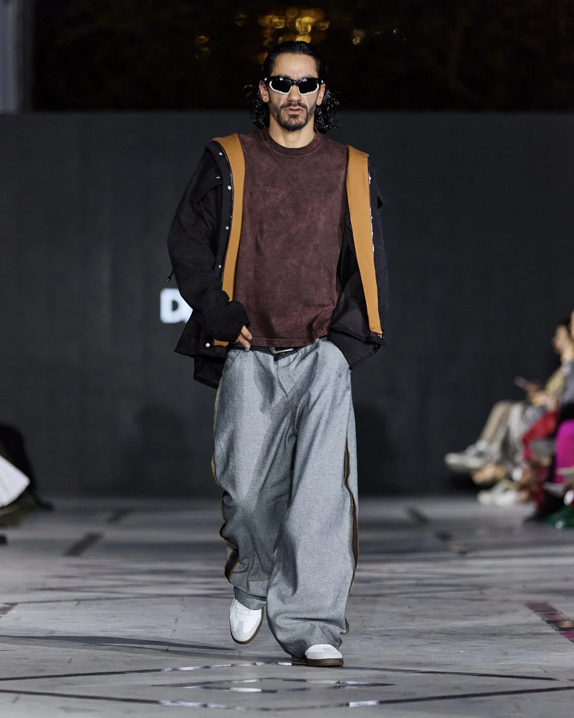 LOOK 8