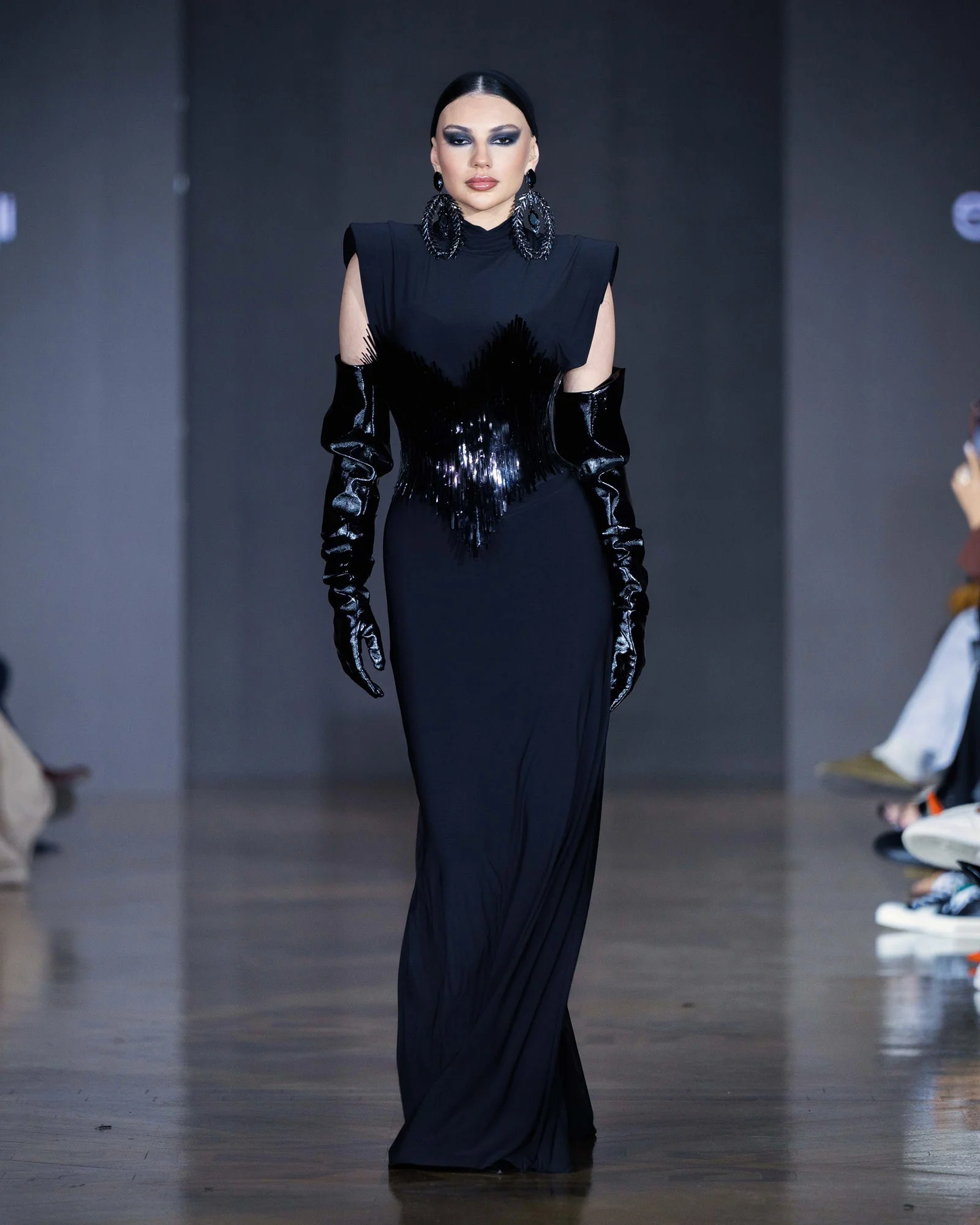 LOOK 16