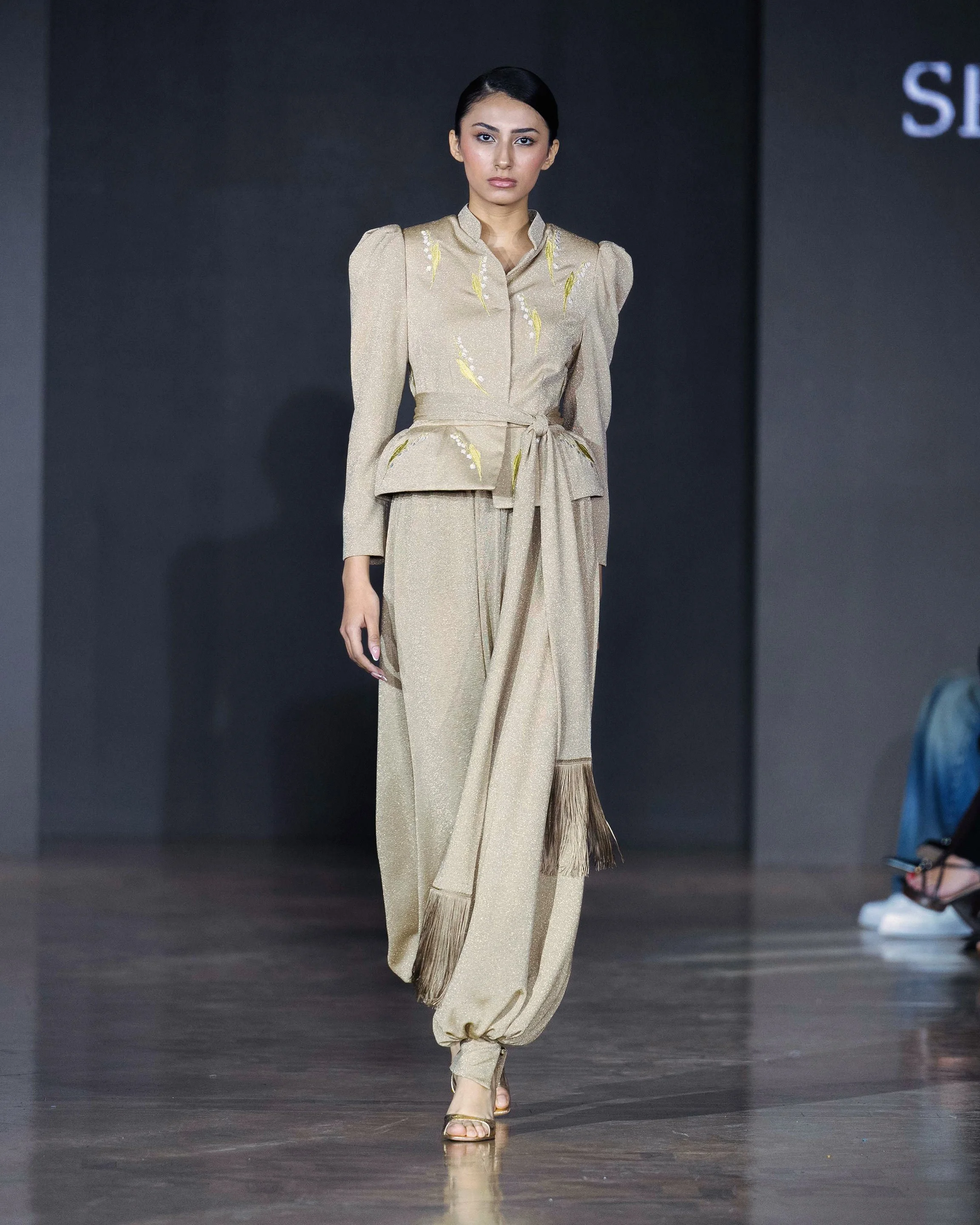 LOOK 12