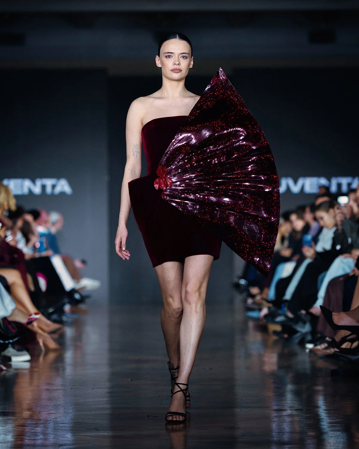 LOOK 28