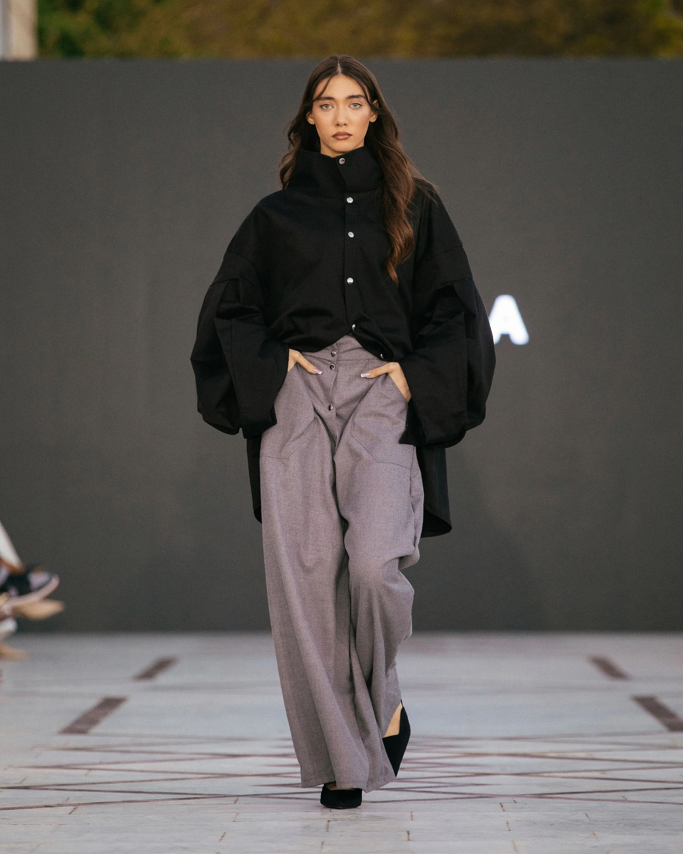 LOOK 24
