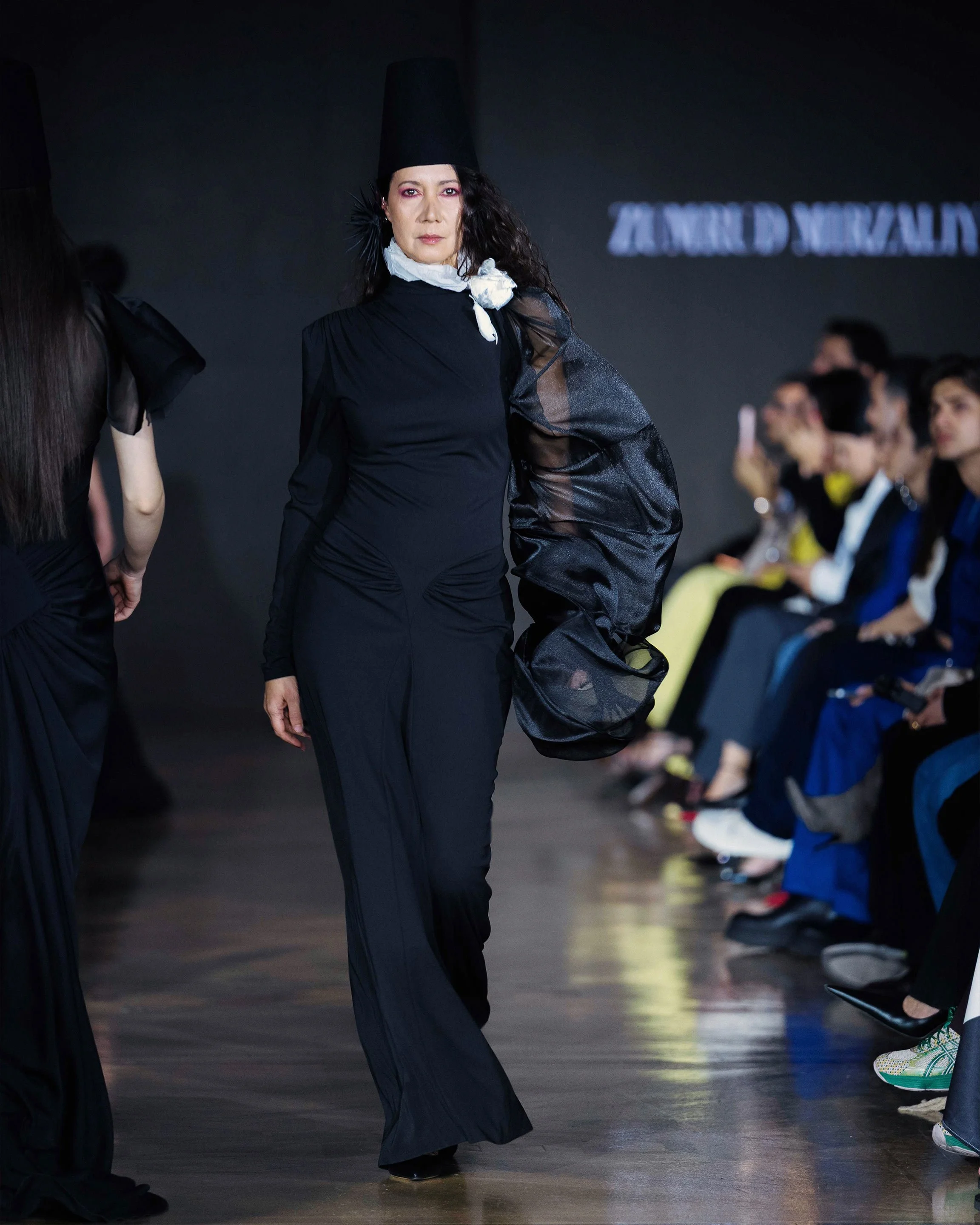 LOOK 16