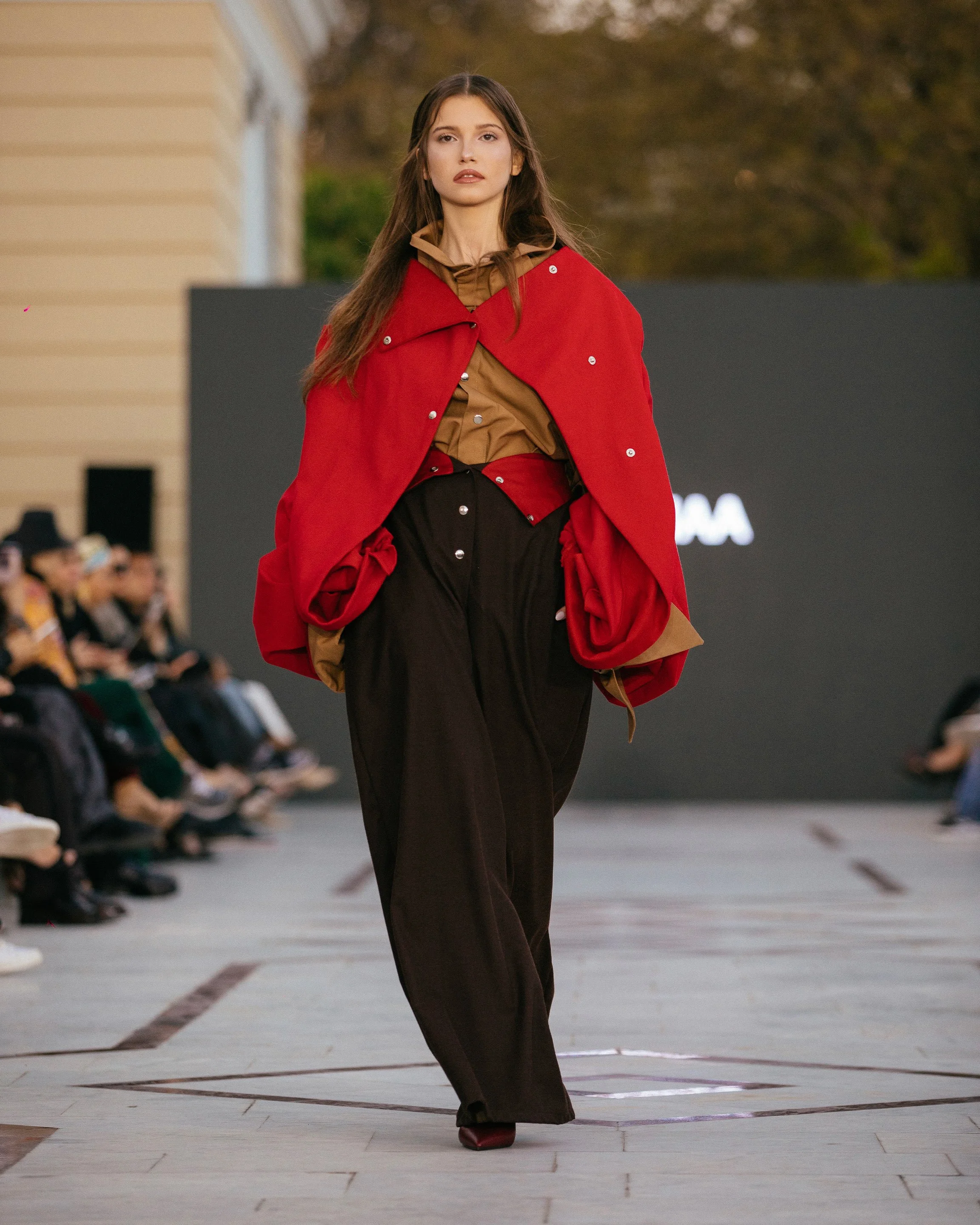 LOOK 8