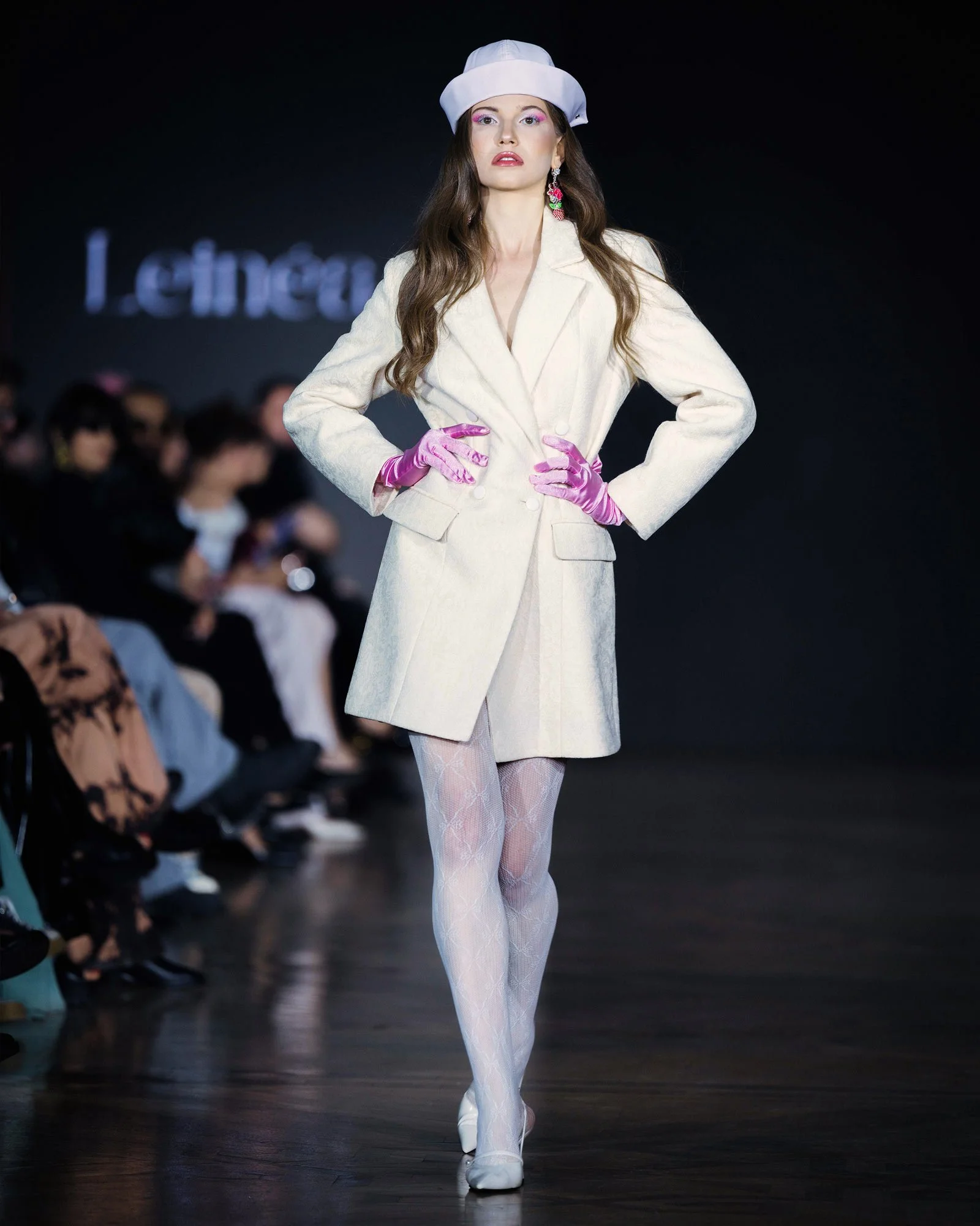 LOOK 26