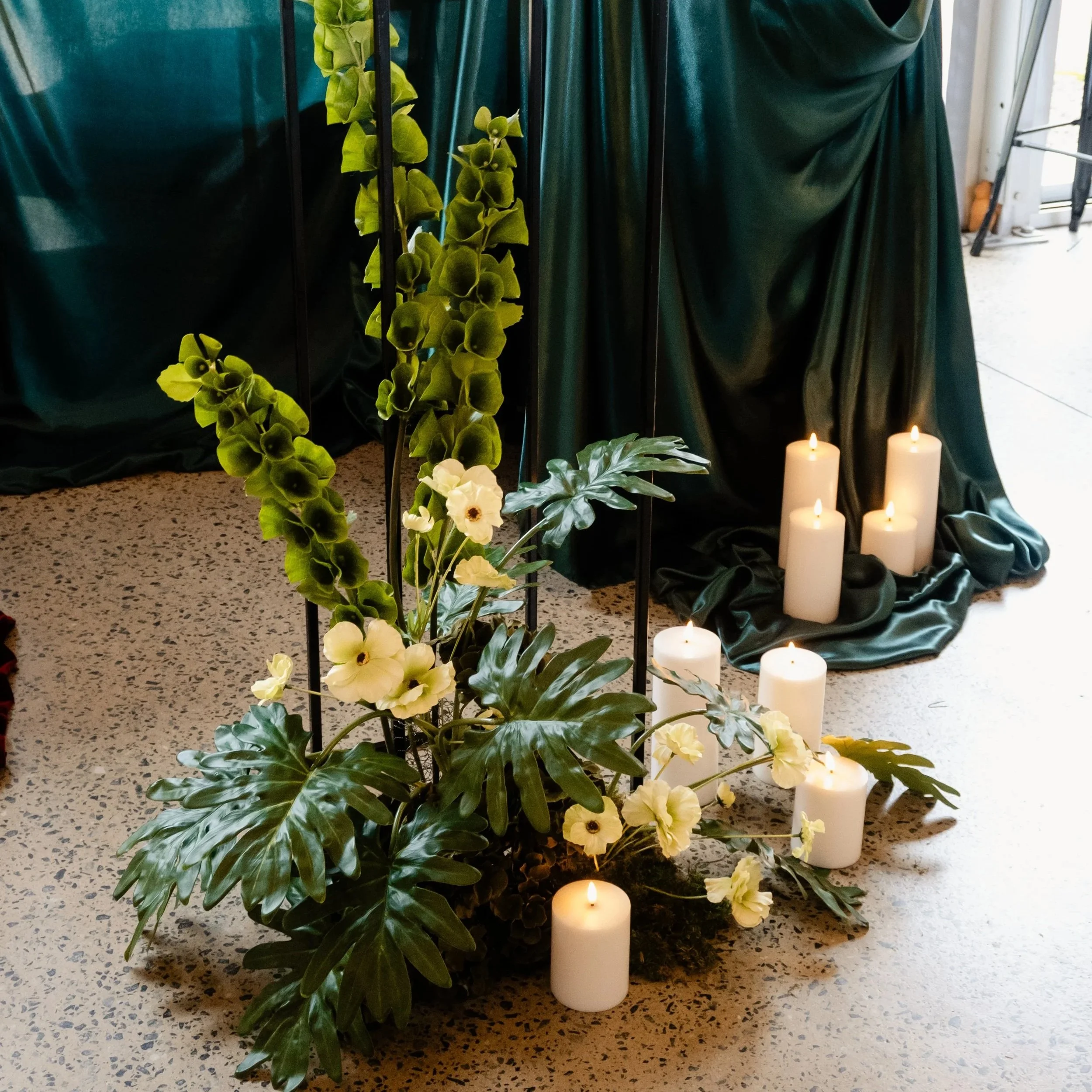 Tailored floral arrangements - Purchase or hire