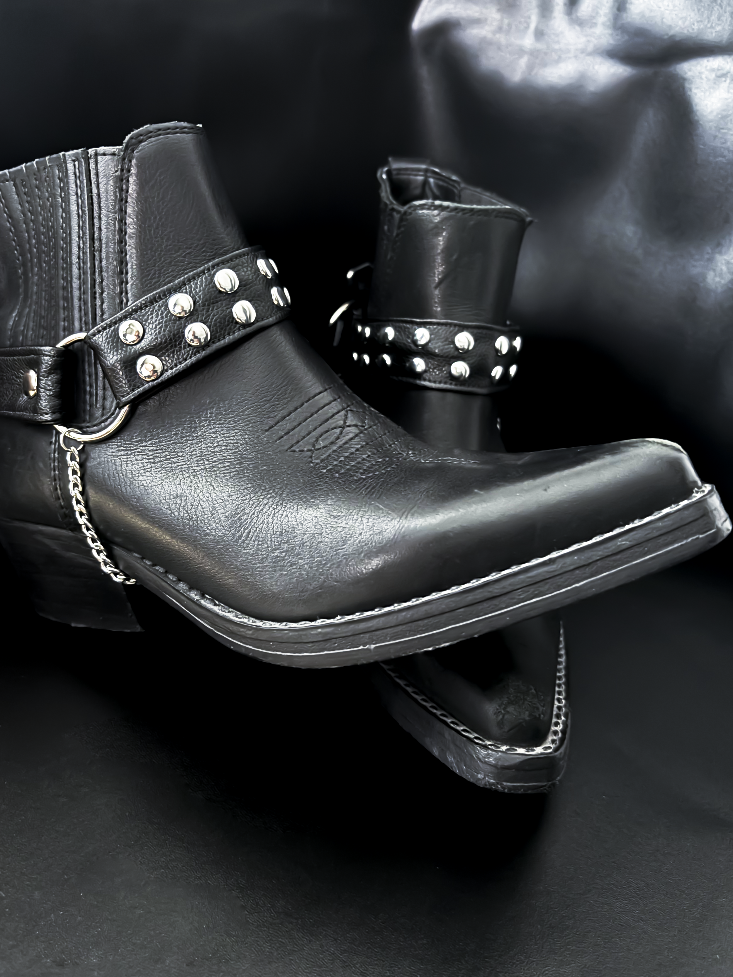 Handcrafted round stud pu heavy metal style accessories