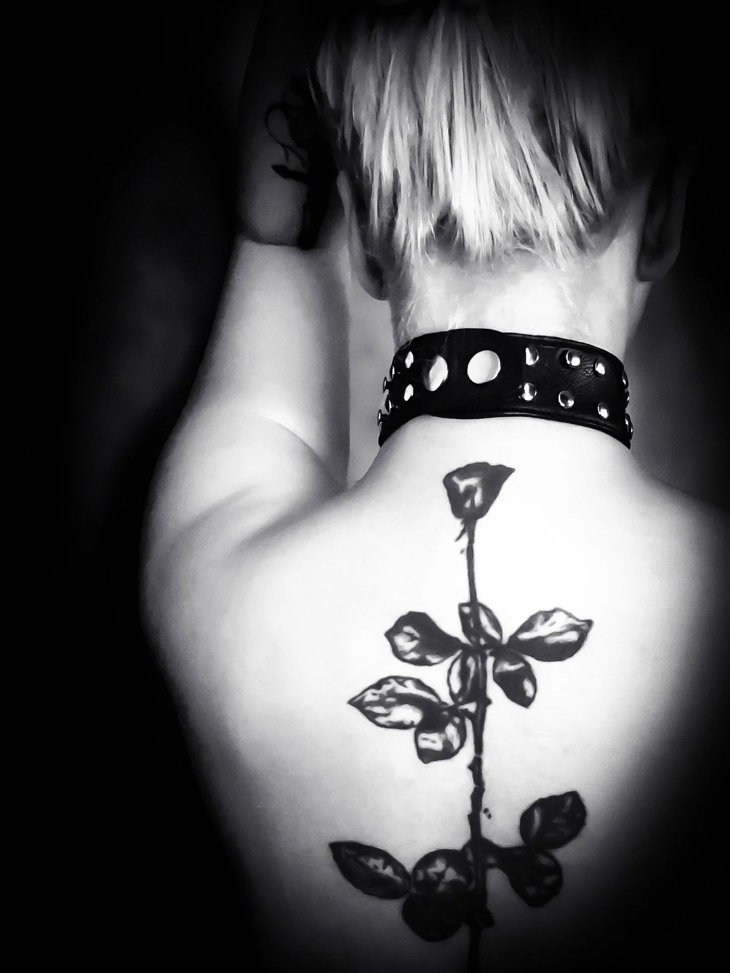 One day left.

The new accessories are raw, sharp, and fiercely wearable &ndash; just like you.

Explore the textures. Bound by the night.

Launches 01.08. at 18:00 // Just Unearthed by Nightbound Creations.

#NightboundCreations #JustUnearthed #Dark