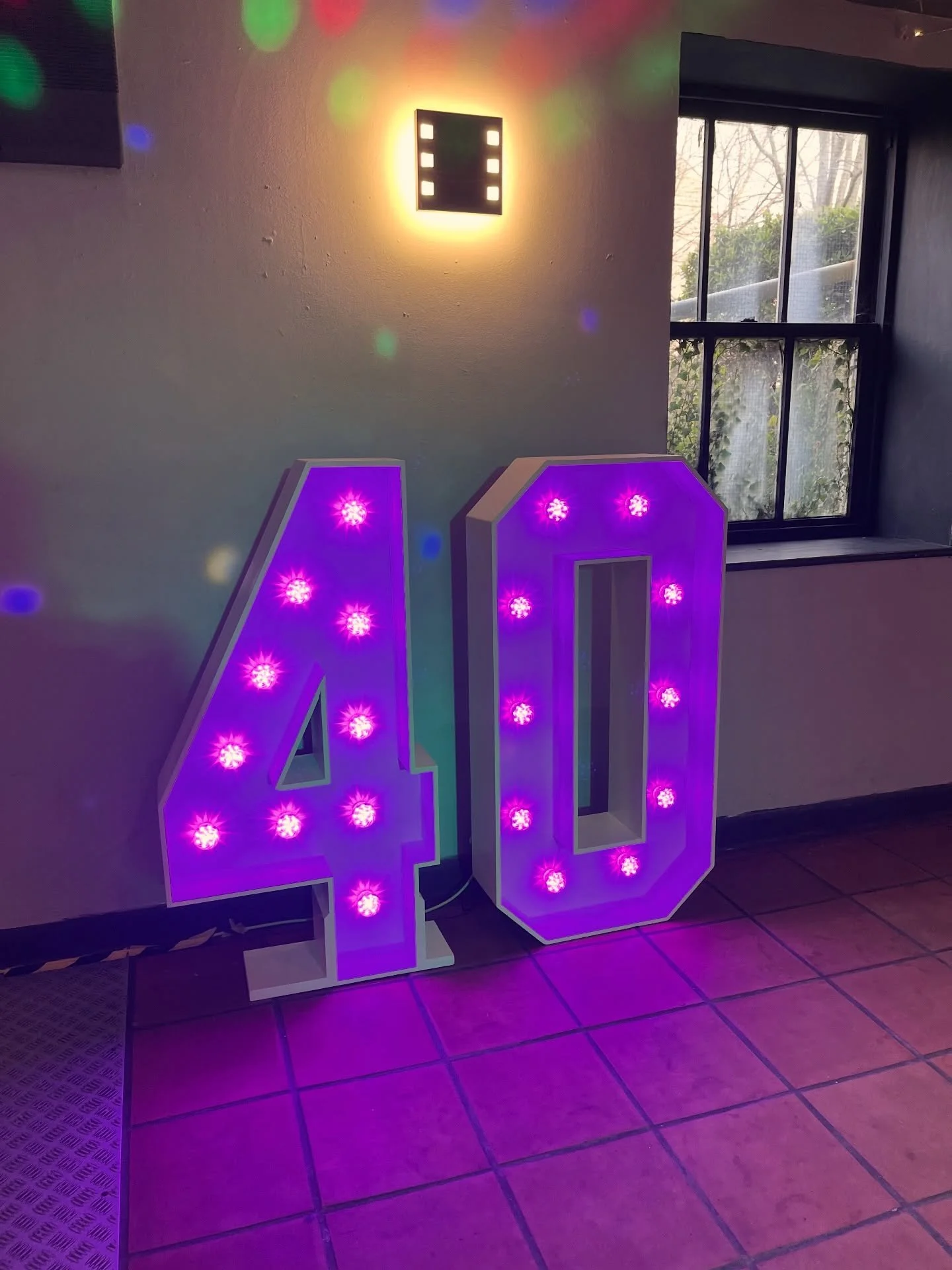 Turning 40 in unforgettable style 🤩

We had the pleasure of providing our LED 40 in purple for an event on Saturday at Curve Bar Colchester 🥳

#birthday #familybusiness #40andfabulous #colchester #essex