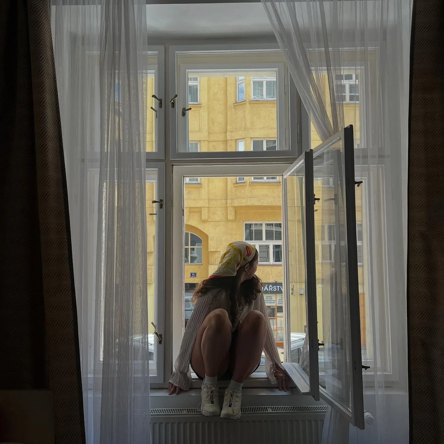 just spent two weeks living in a fairytale nbd 🇨🇿🌟💐