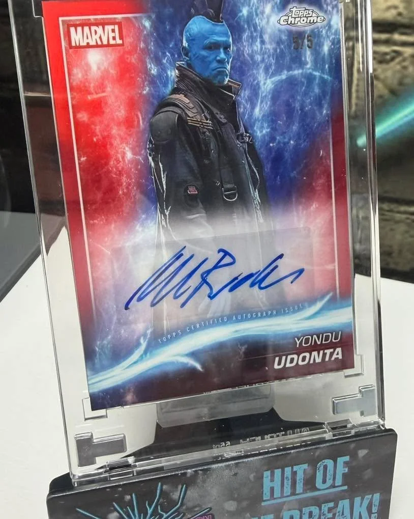 What an absolute crazy case of Topps Chrome Marvel Studios!!
Wow!!