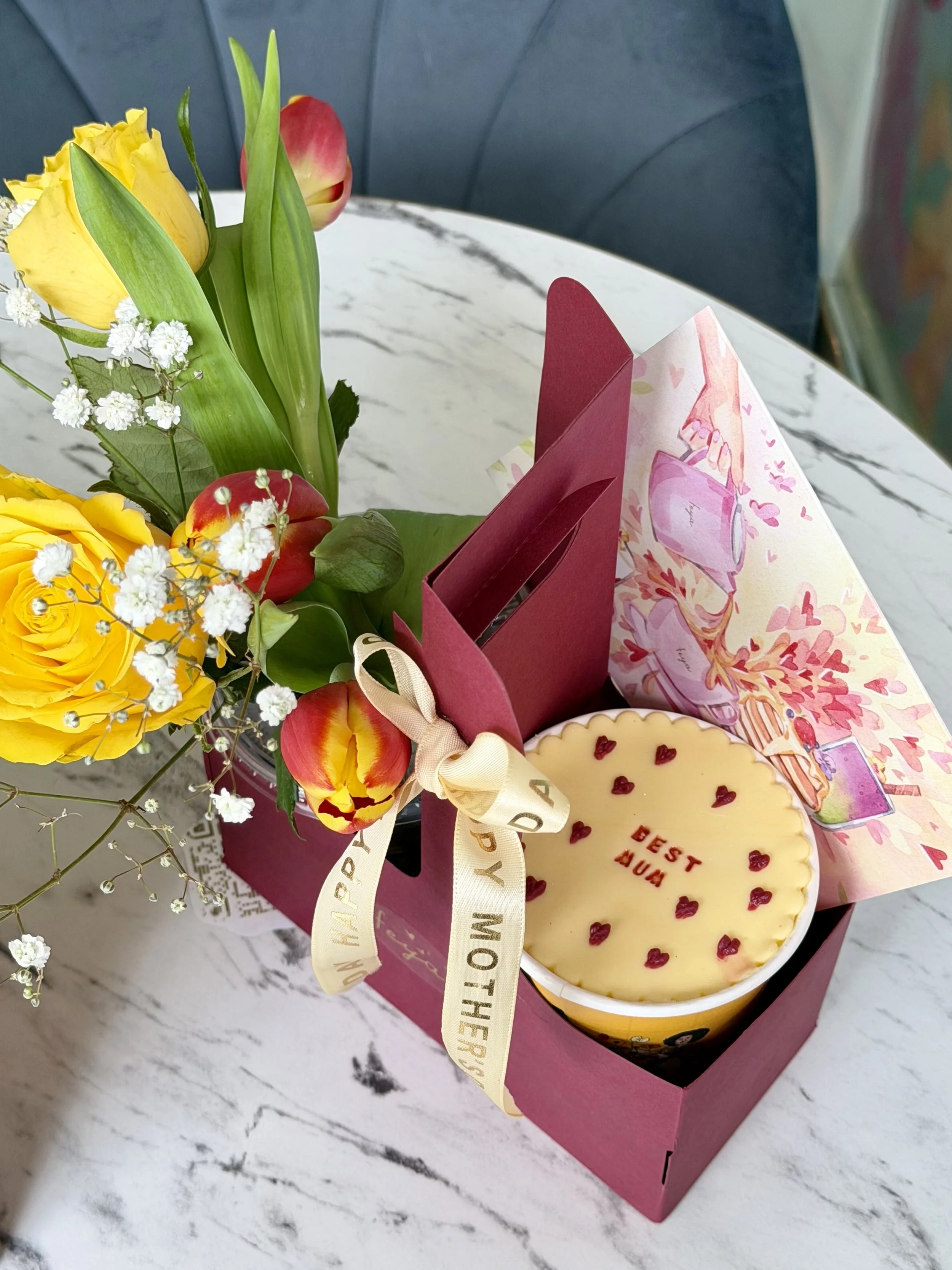 Best Mum Cake & Flowers Gift