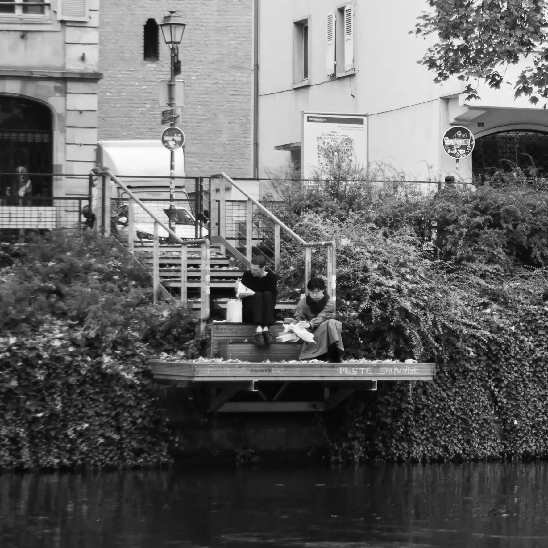 streetfotografie-menschen-architektur-szene-momente