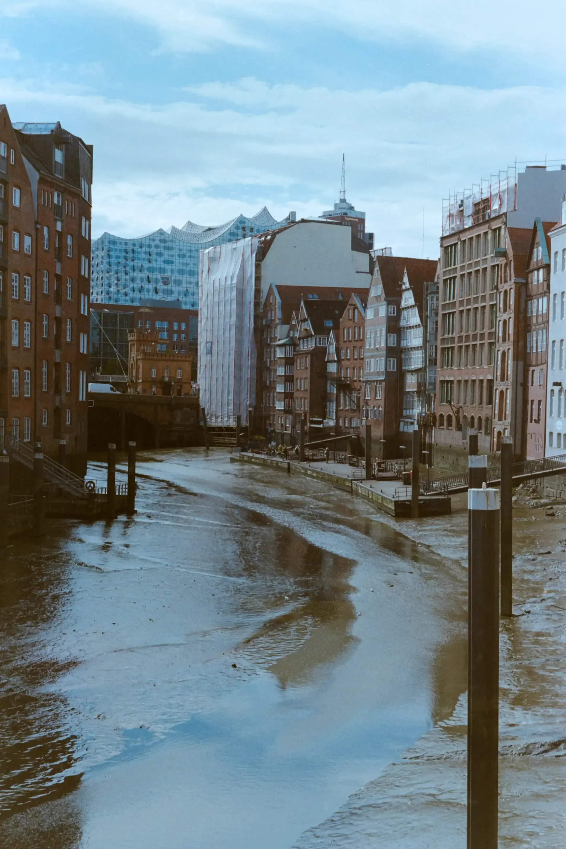 hamburg-analogfotografie-architektur-stadtbild