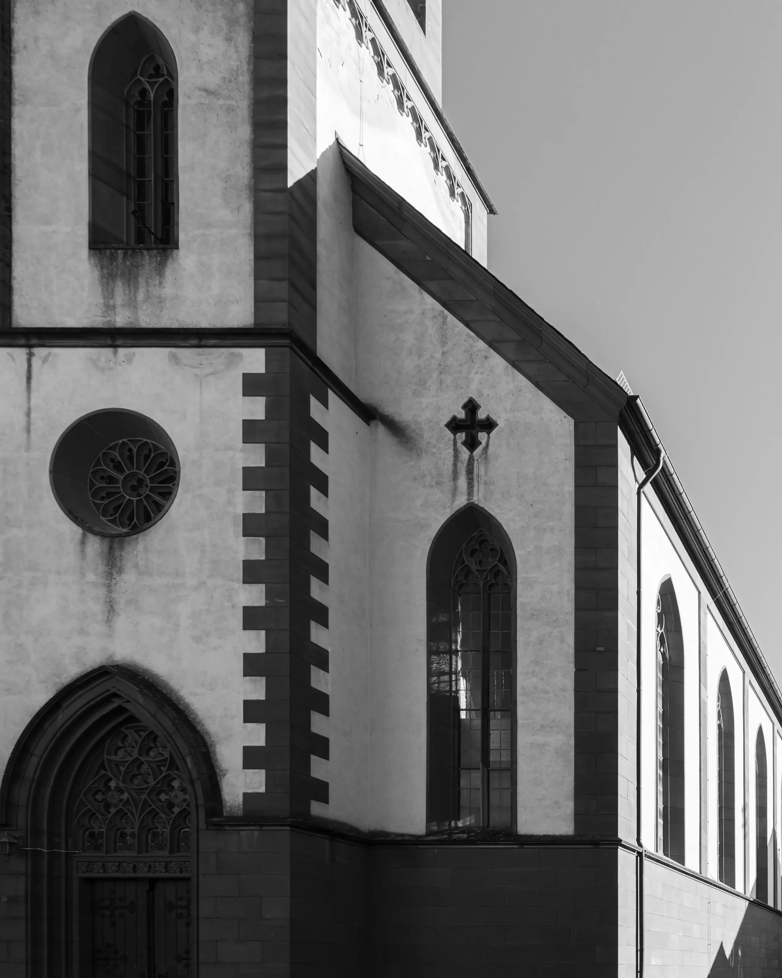architekturfotografie-schwarzweiss-farbe-minimalistisch