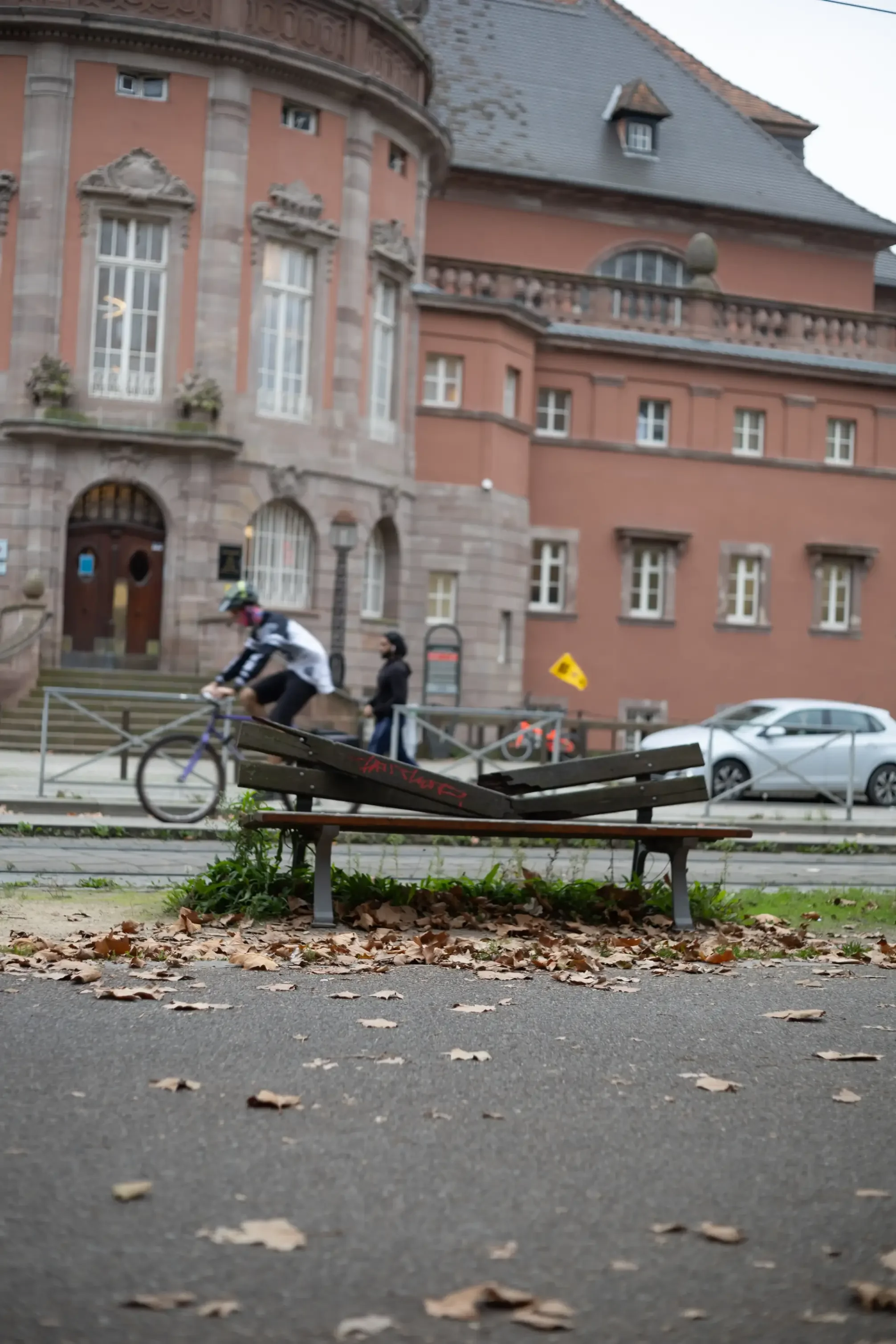 streetfotografie-menschen-architektur-szene-momente