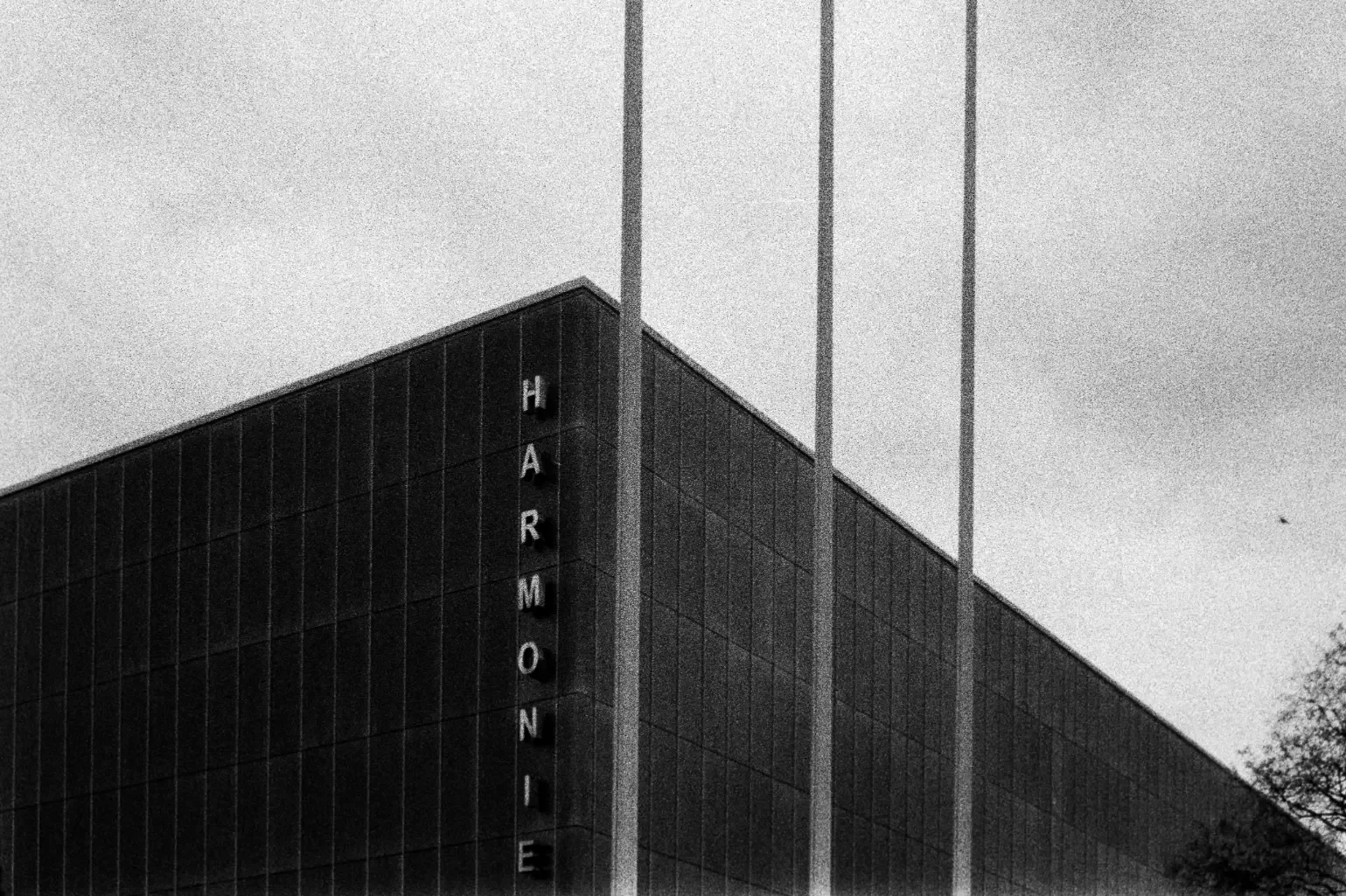 analogfotografie-Heilbronn-schwarzweiß-farbe-streetfotos-stadtbild-minimalistisch