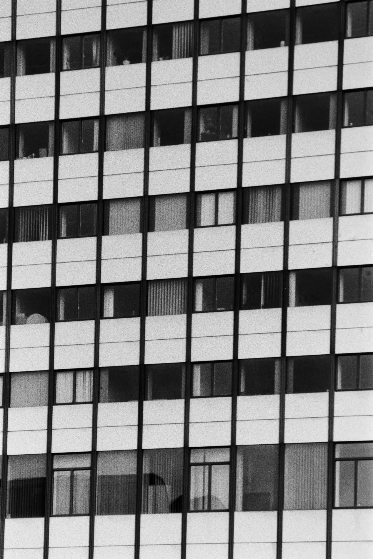 analogftografie-rossbrunn-wuerzburg-rottendorf-schwarzweiß-architektur-landschaft
