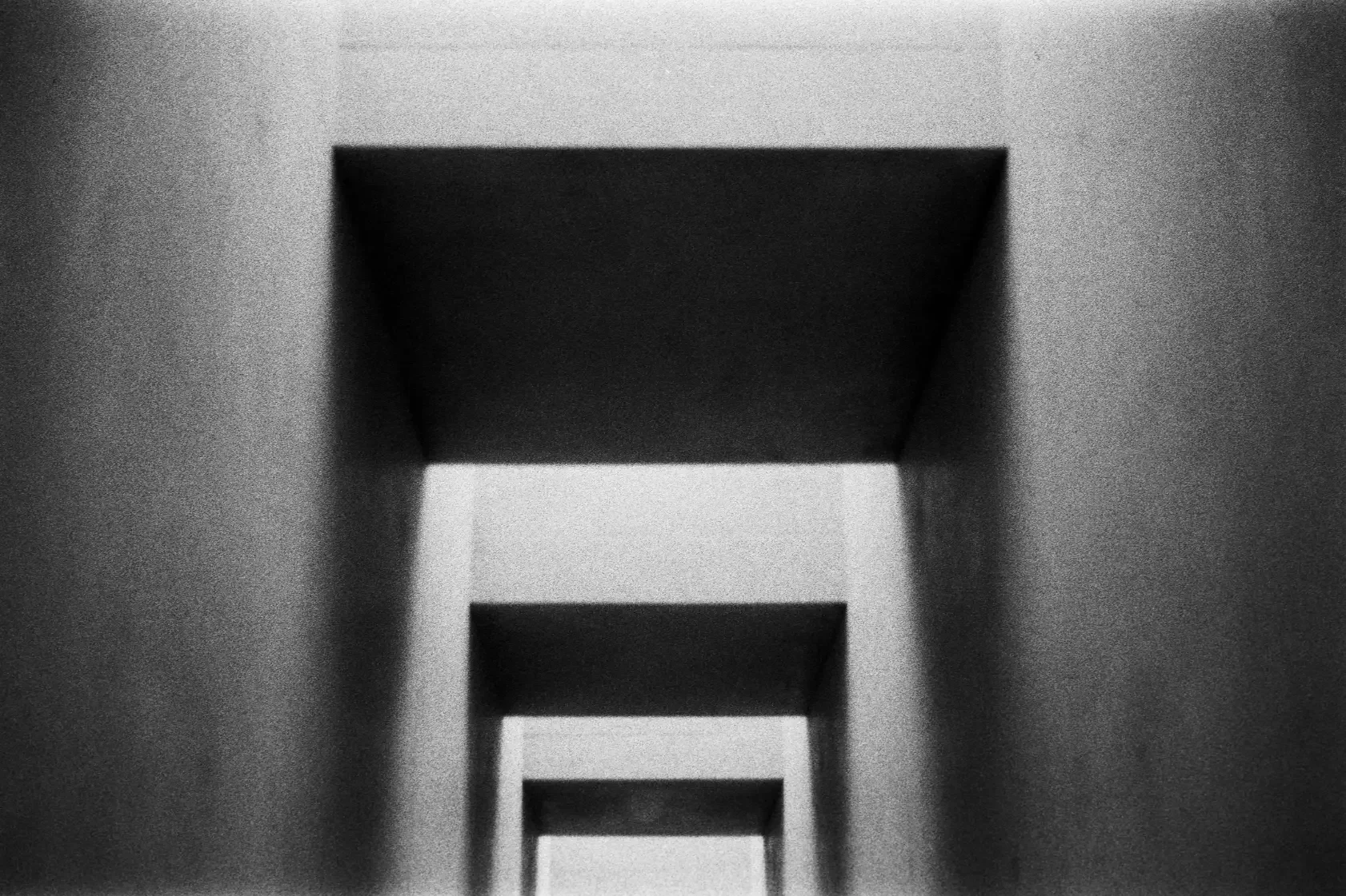 analogfotografie-Heilbronn-schwarzweiß-farbe-streetfotos-stadtbild-minimalistisch