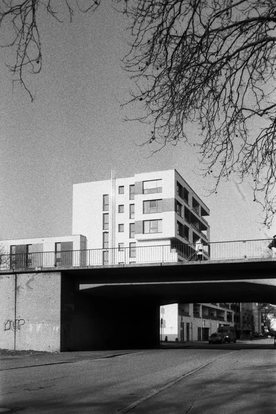 analogfotografie-Heilbronn-schwarzweiß-farbe-streetfotos-stadtbild-minimalistisch