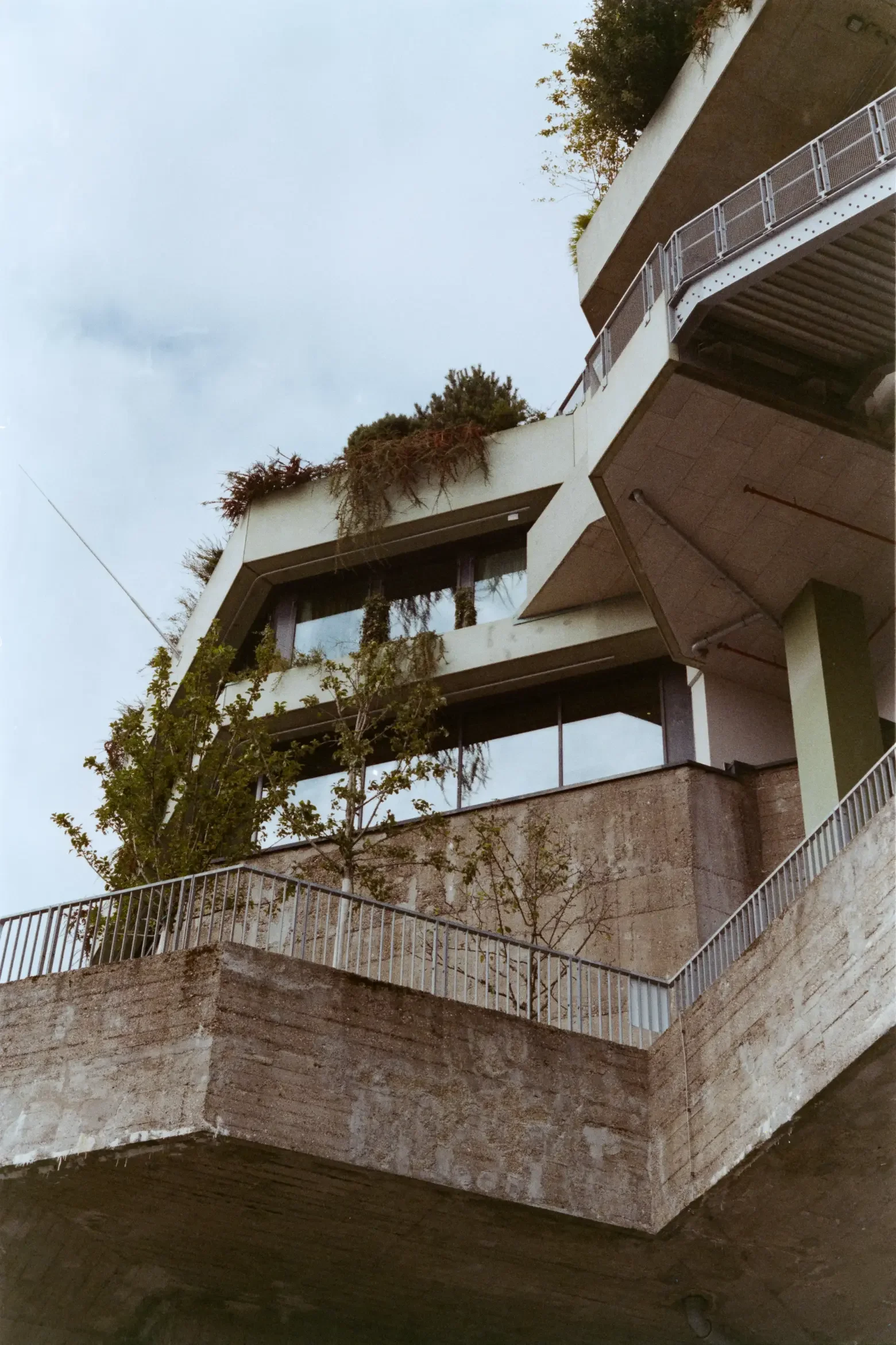 hamburg-analogfotografie-architektur-stadtbild