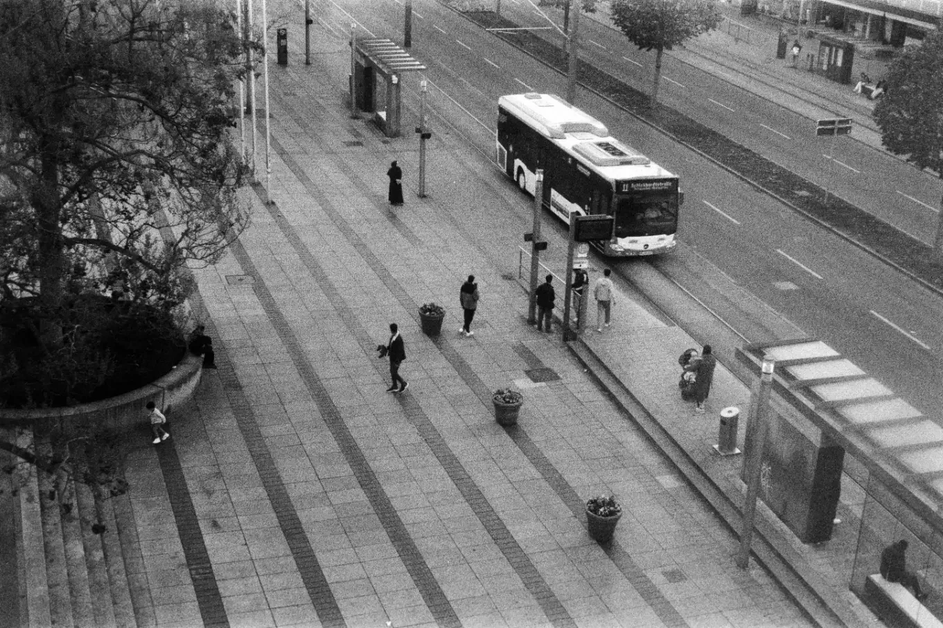 analogfotografie-Heilbronn-schwarzweiß-farbe-streetfotos-stadtbild-minimalistisch