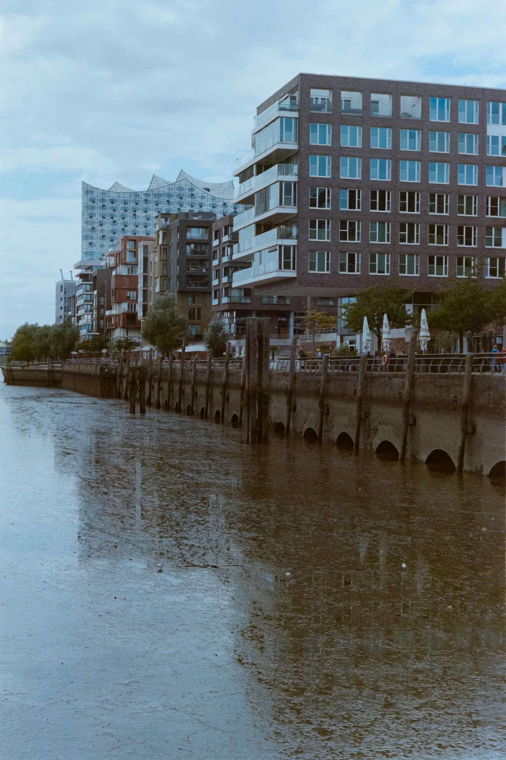 hamburg-analogfotografie-architektur-stadtbild