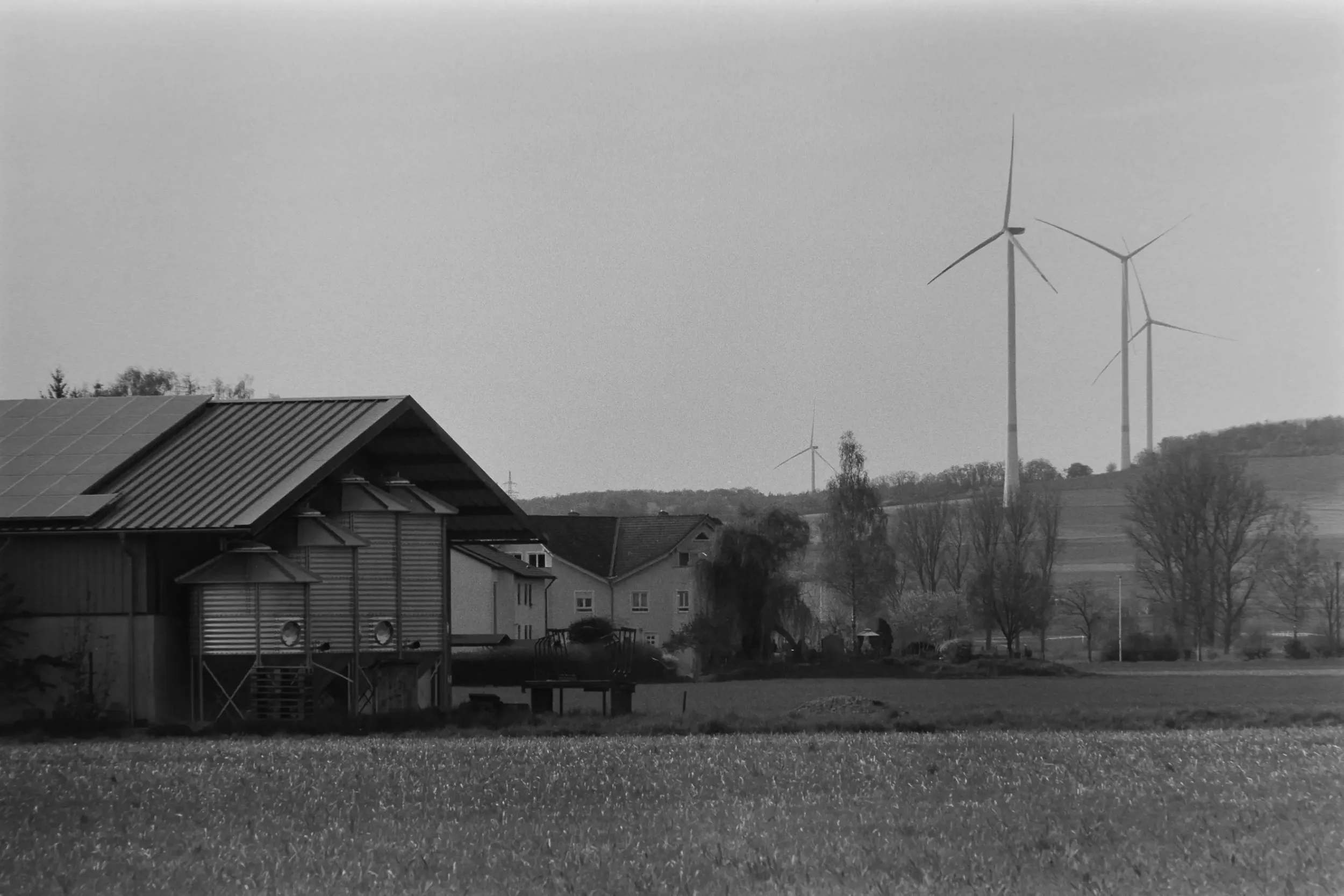 analogftografie-rossbrunn-wuerzburg-rottendorf-schwarzweiß-architektur-landschaft
