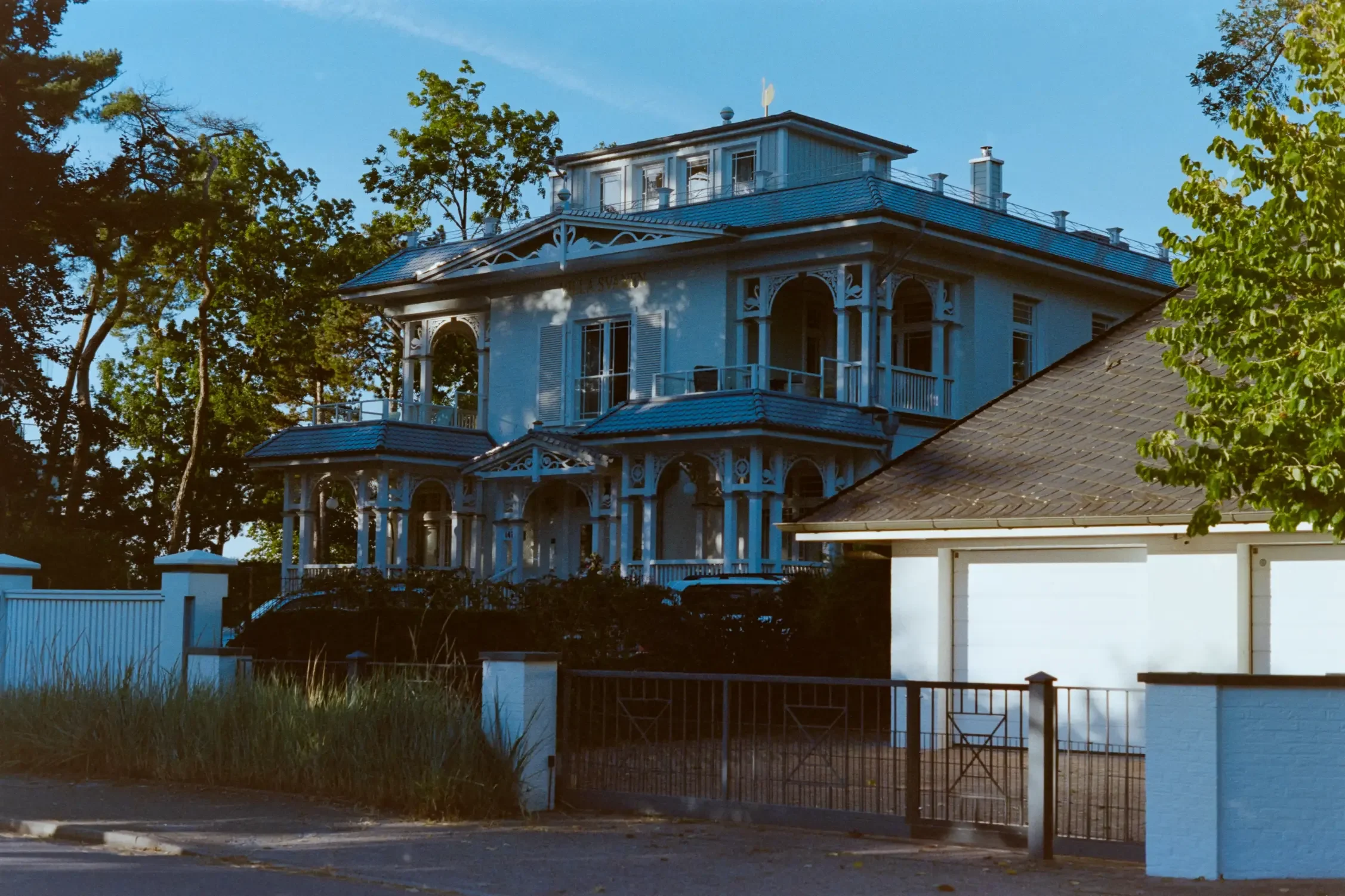 hamburg-analogfotografie-architektur-stadtbild