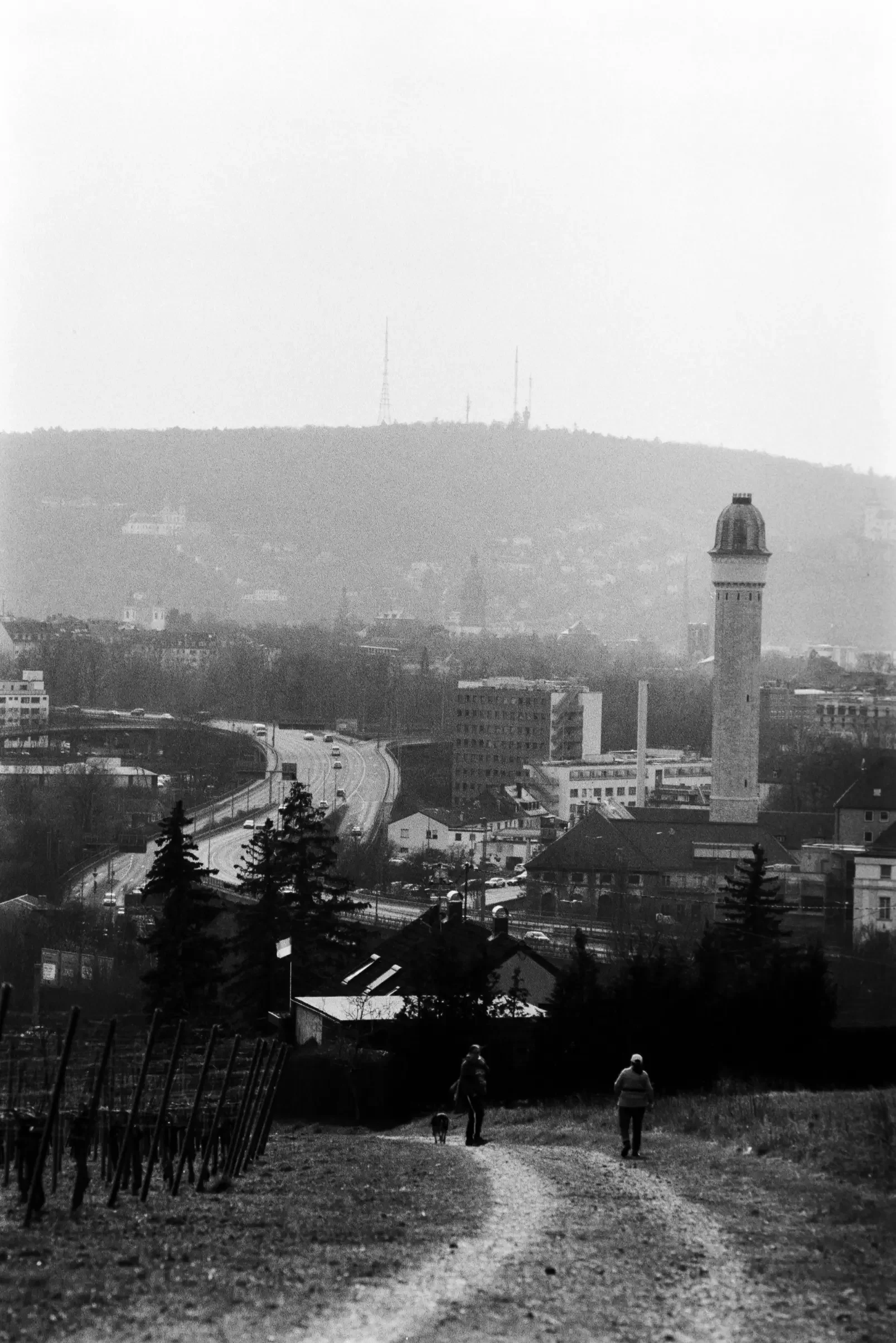 analogftografie-rossbrunn-wuerzburg-rottendorf-schwarzweiß-architektur-landschaft