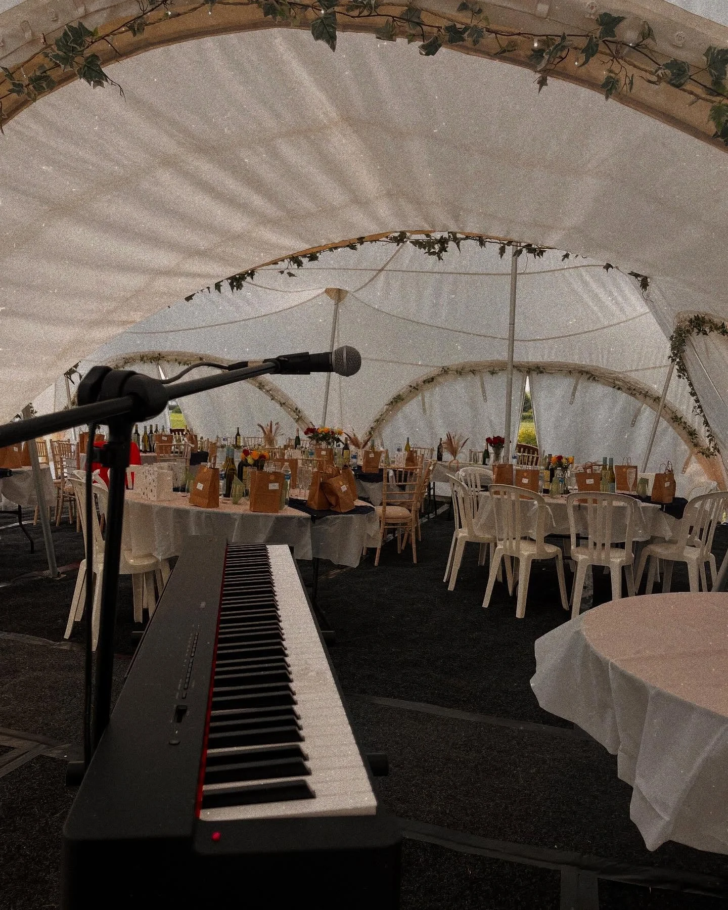 Thank you for inviting me to play on your special day - I wish you a lifetime of love and happiness! 🤍🥂

#LP #LibbiePriceMusic #Wedding #LiveMusic #AcousticMusic #Love