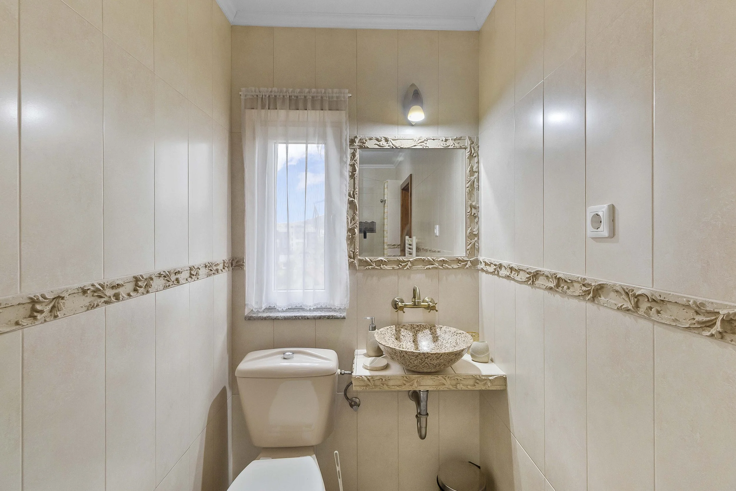 Room 3 Casa Adam Toilet Overview.jpg