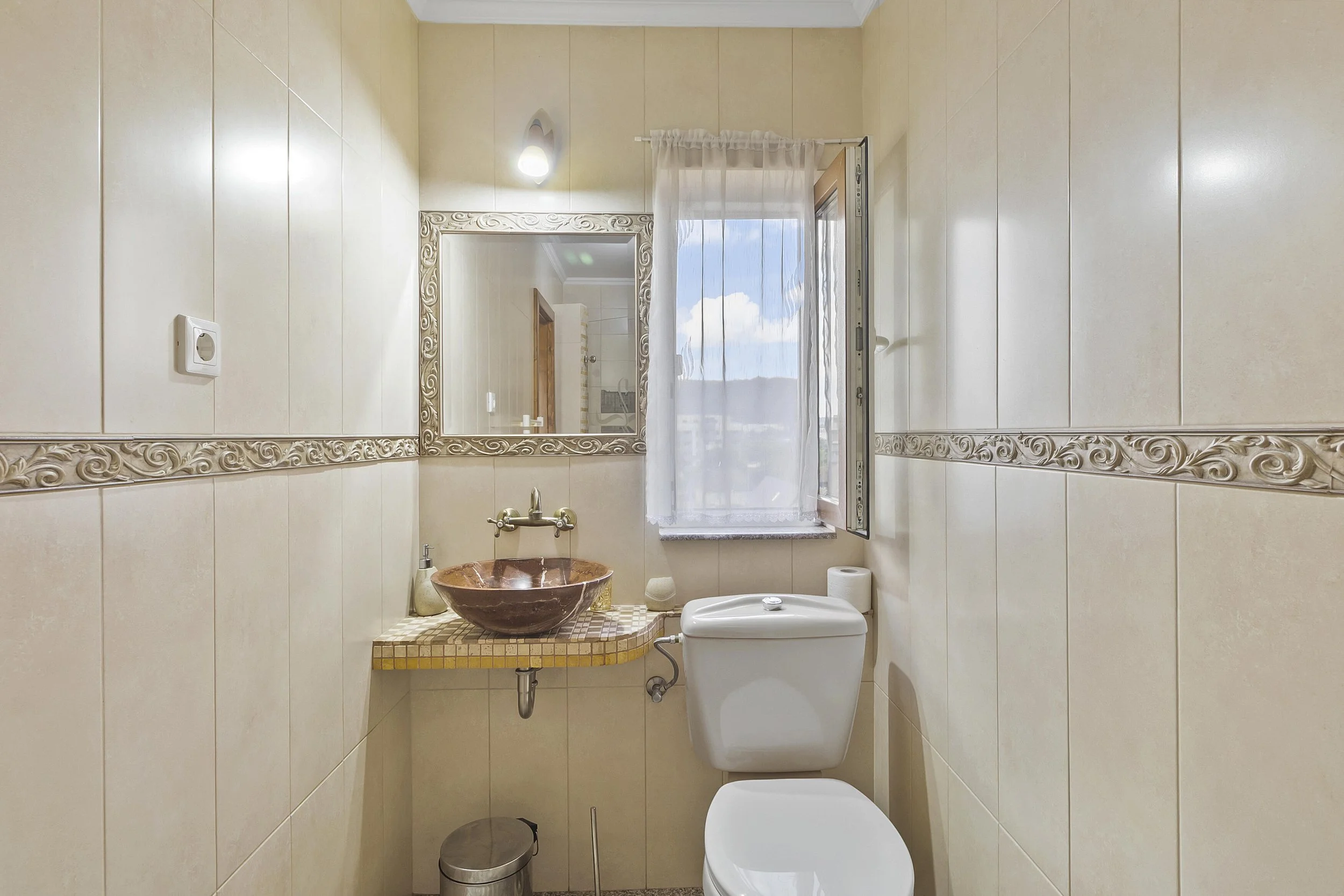 Room 4 Casa Adam Toilet Overview.jpg
