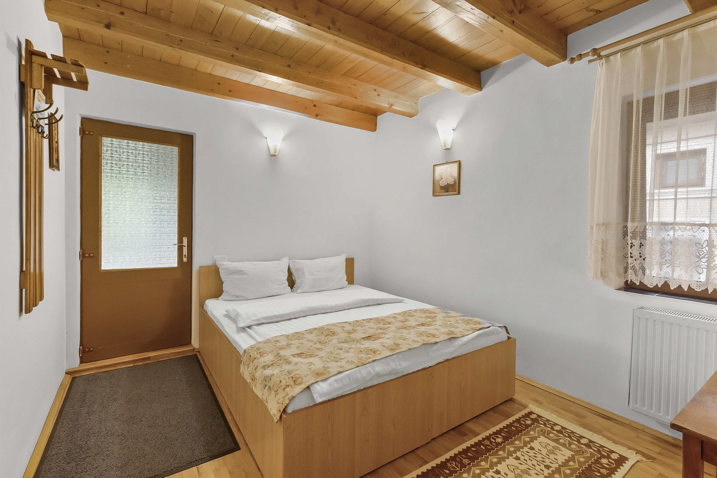 Room 2 Casa Adam Bed overview.jpg