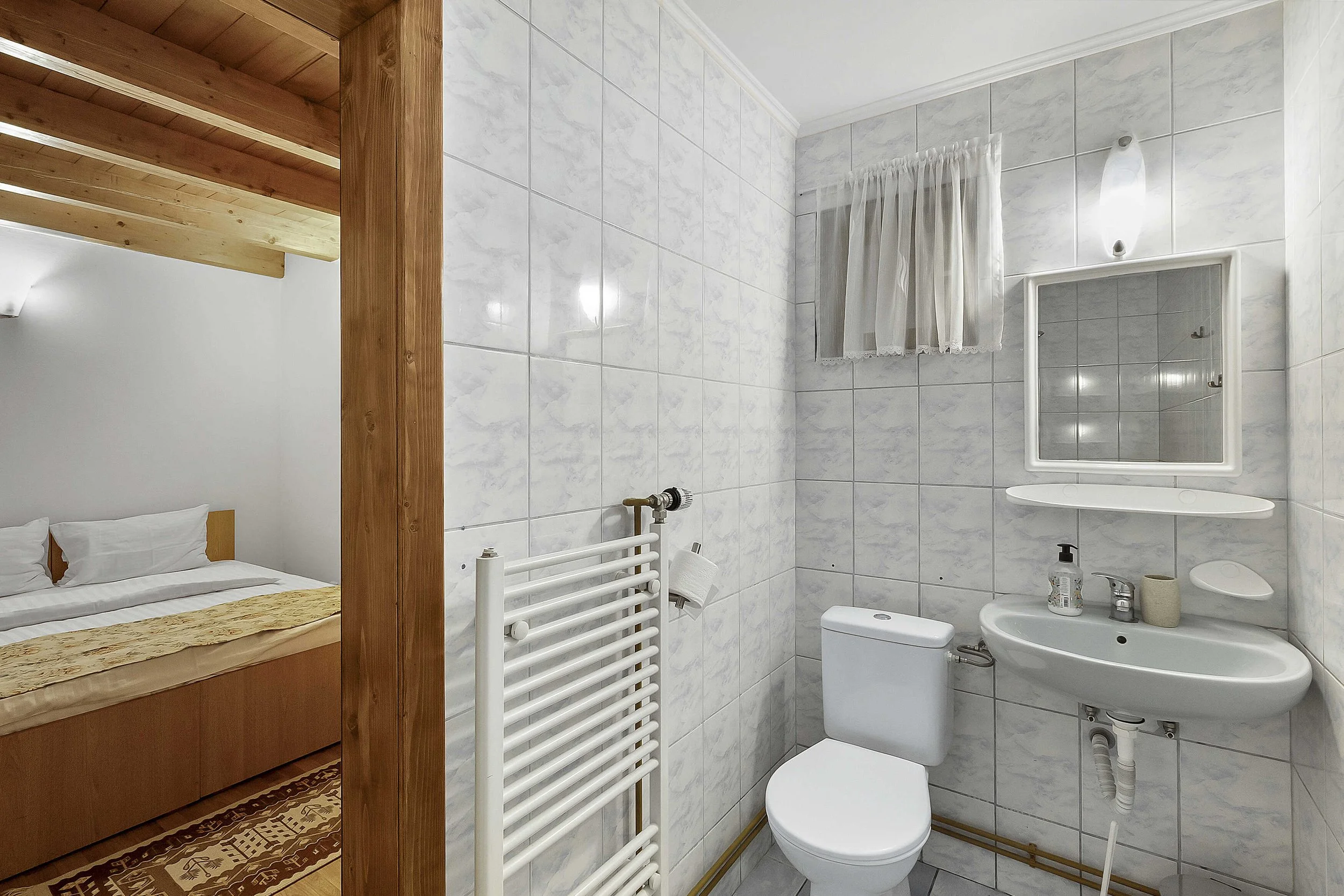 Room 2 Casa Adam Toilet Overview.jpg