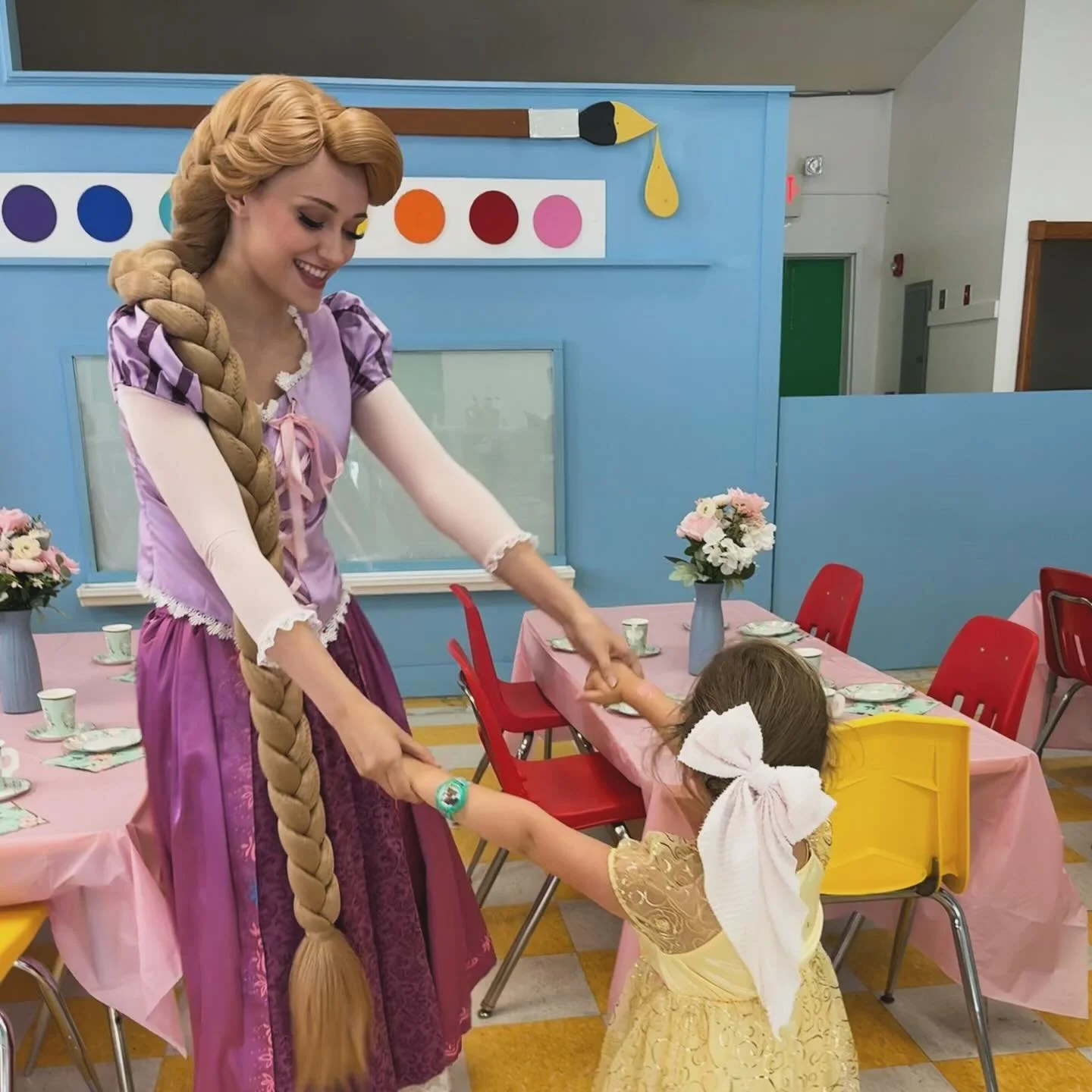 ☀️Does your little one dream of dancing with their favorite princess??☀️

Well here at Magic moments Princess visits we want to make that dream come true! 

Invite your child&rsquo;s favorite princess today through the link in our bio or over at http