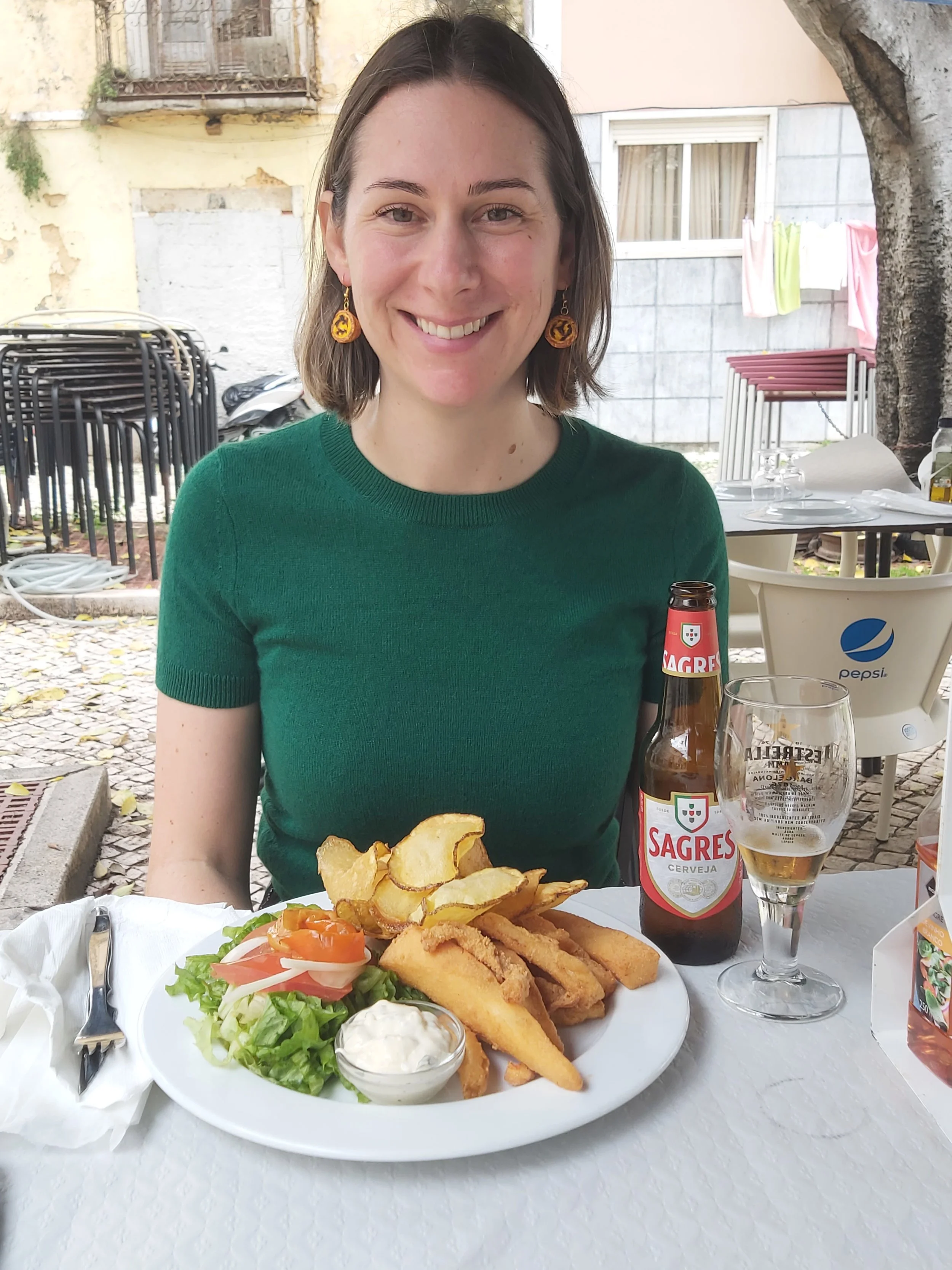 Happy guest with Setúbal tradicional fish _)))).jpg