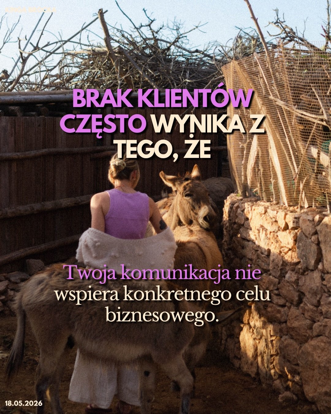 Nie traktuj swojej komunikacji jak pojedyncze posty.

Ludzie nie kupują dlatego, że wrzucasz coś regularnie.
Kupują wtedy, kiedy zaczynają rozpoznawać Tw&oacute;j spos&oacute;b myślenia i wierzą, że właśnie z Tobą dojdą do swojego celu.