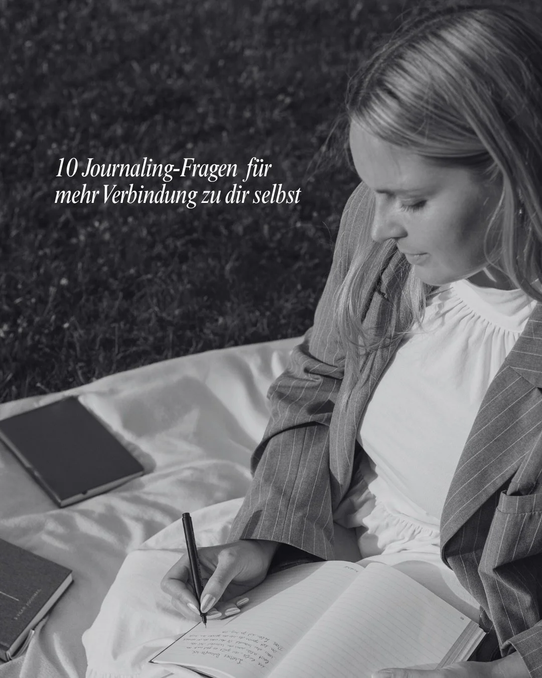 10 Journaling-Fragen f&uuml;r mehr Verbindung zu dir selbst 🖊️ 

Finde mit jedem Wort ein St&uuml;ckchen mehr Klarheit und verbinde dich mit deiner Intuition.

Du kannst die Fragen einzeln beantworten, dir deine Favoriten raussuchen oder in einer l&