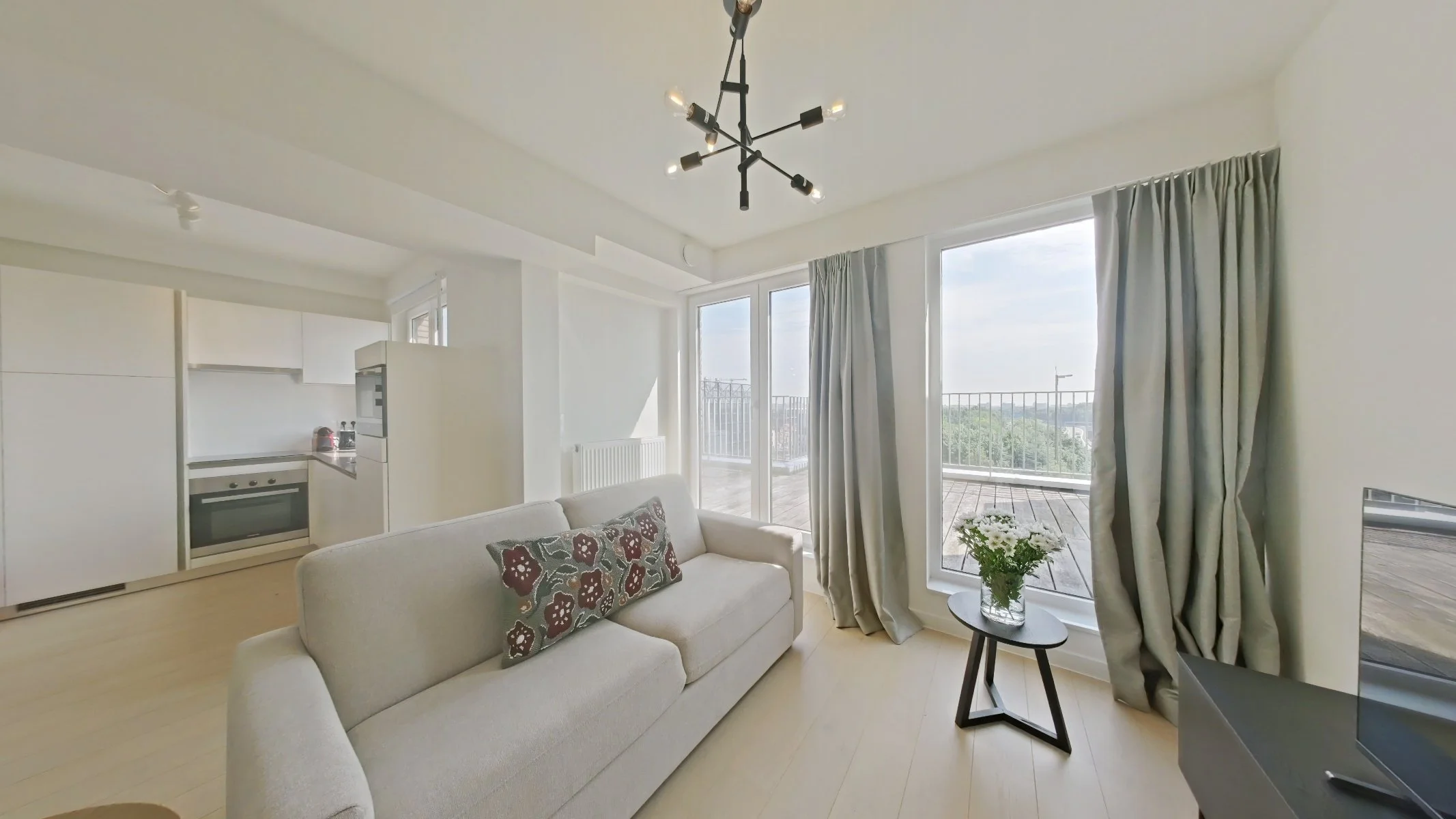 Living Room  (2).jpg